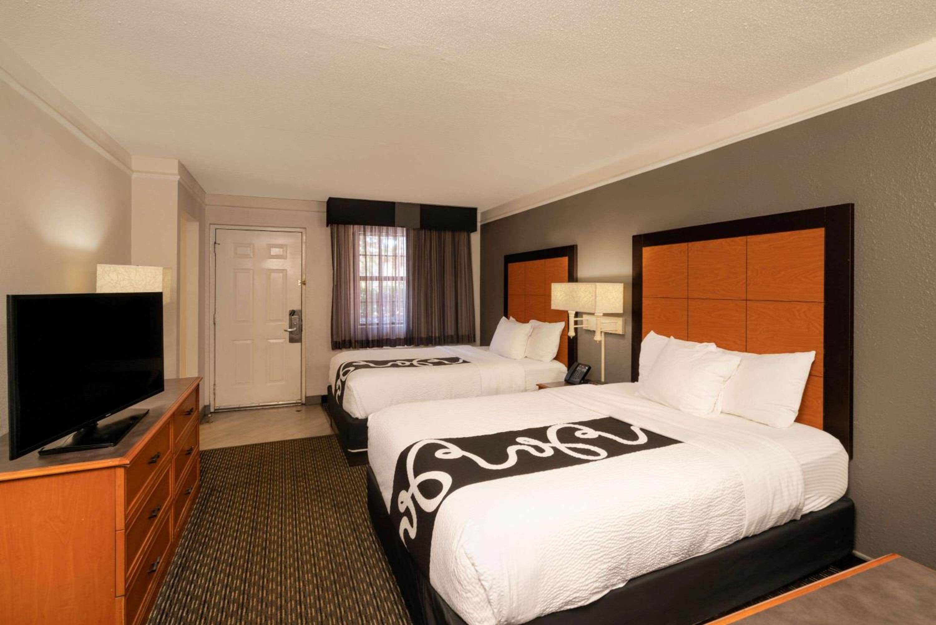 Double Room With Two Double Beds - Non-Smoking - Photo 8