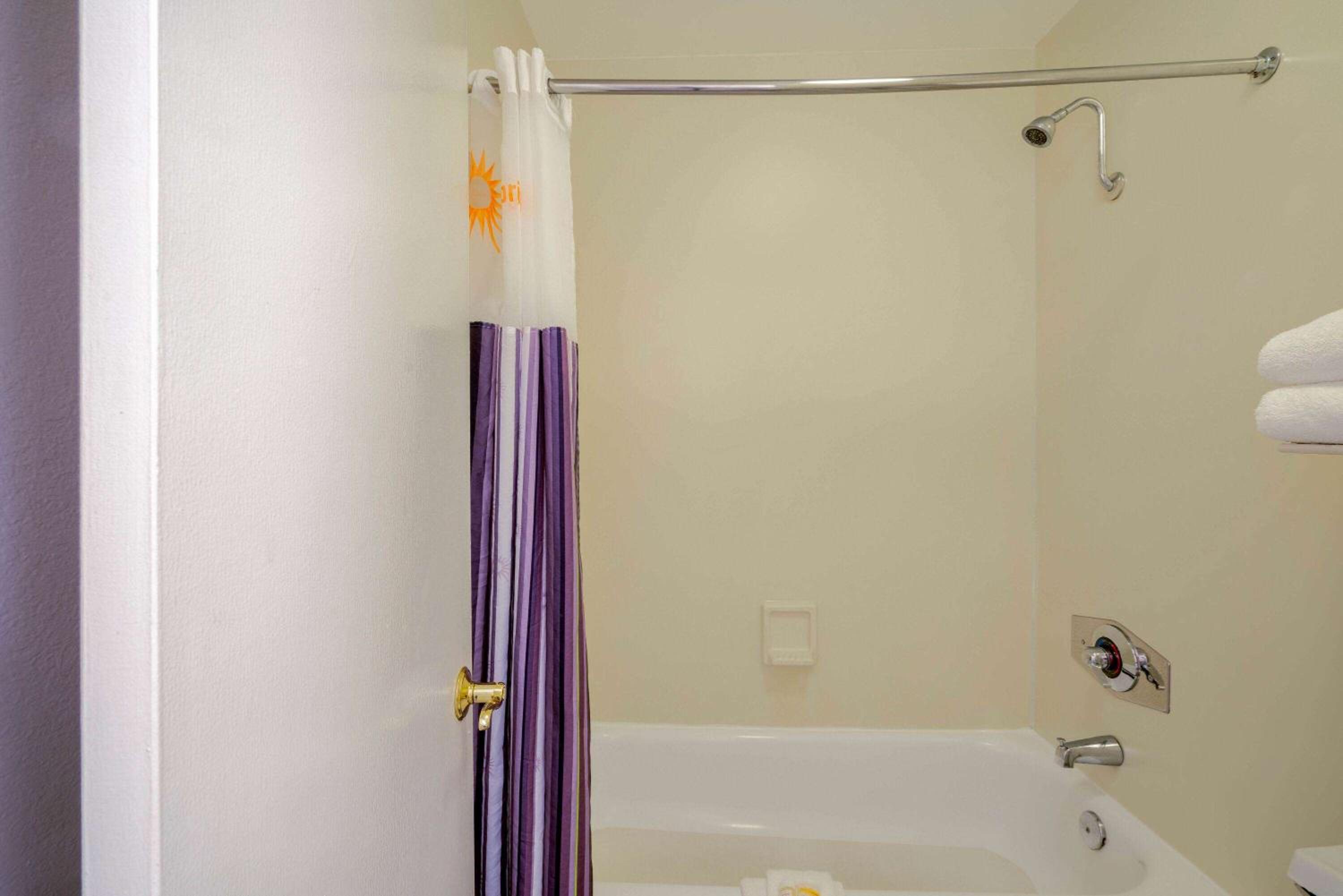 Double Room With Two Double Beds - Non-Smoking - Photo 10