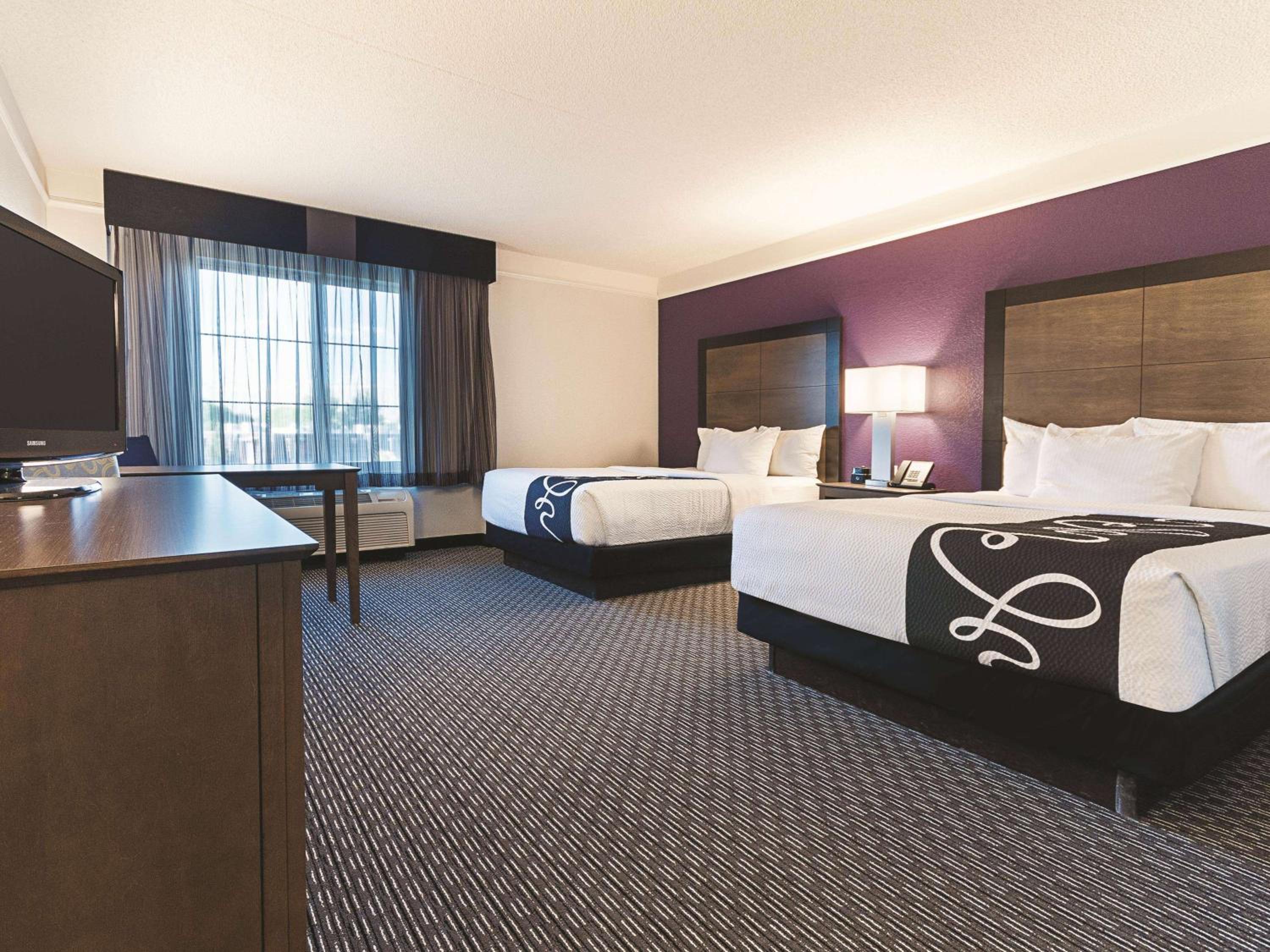 Deluxe Double Room with Two Double Beds - Photo 1