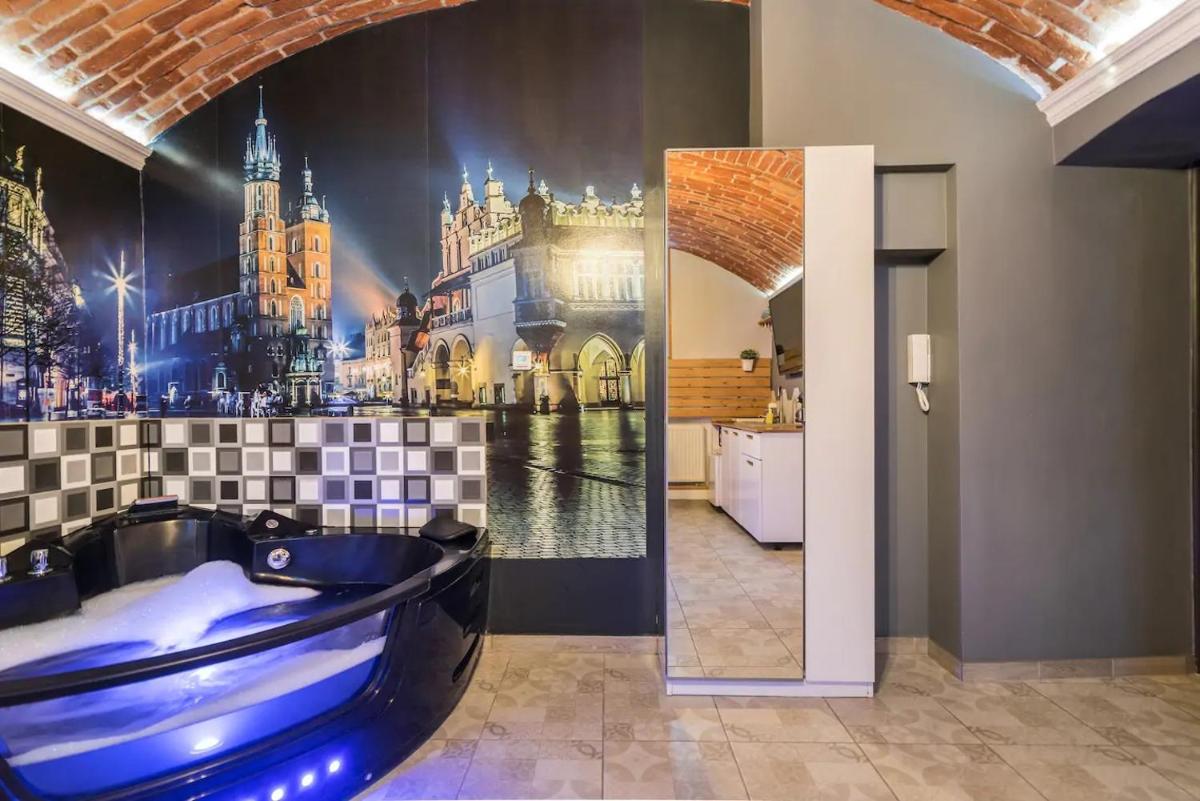Deluxe Suite with Spa Bath - Photo 1