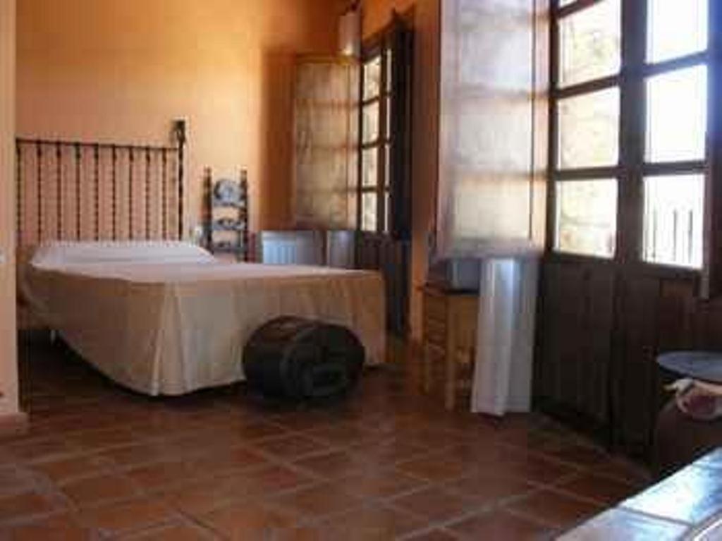 Five-Bedroom House photo 2