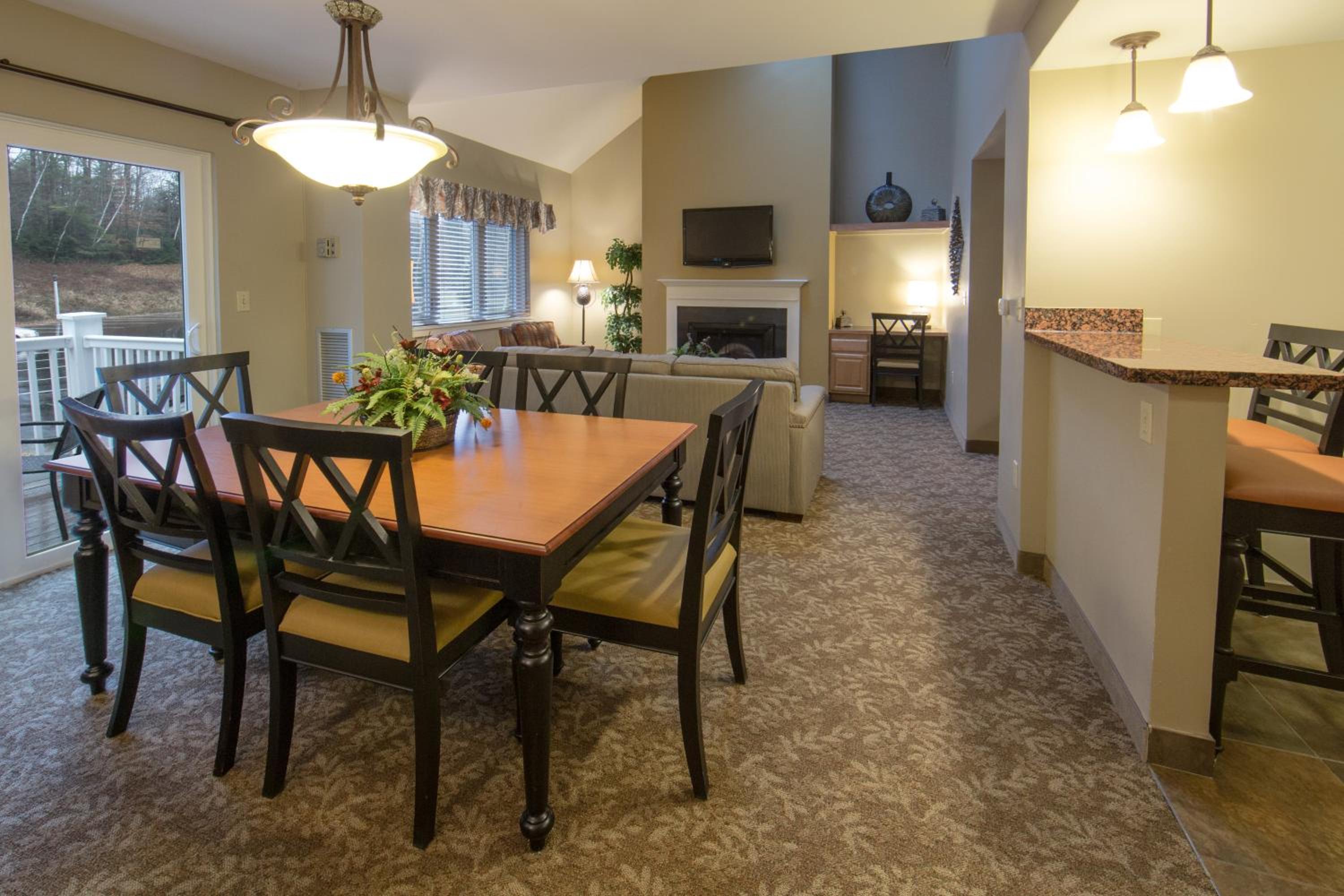 Three-Bedroom Villa - Photo 2