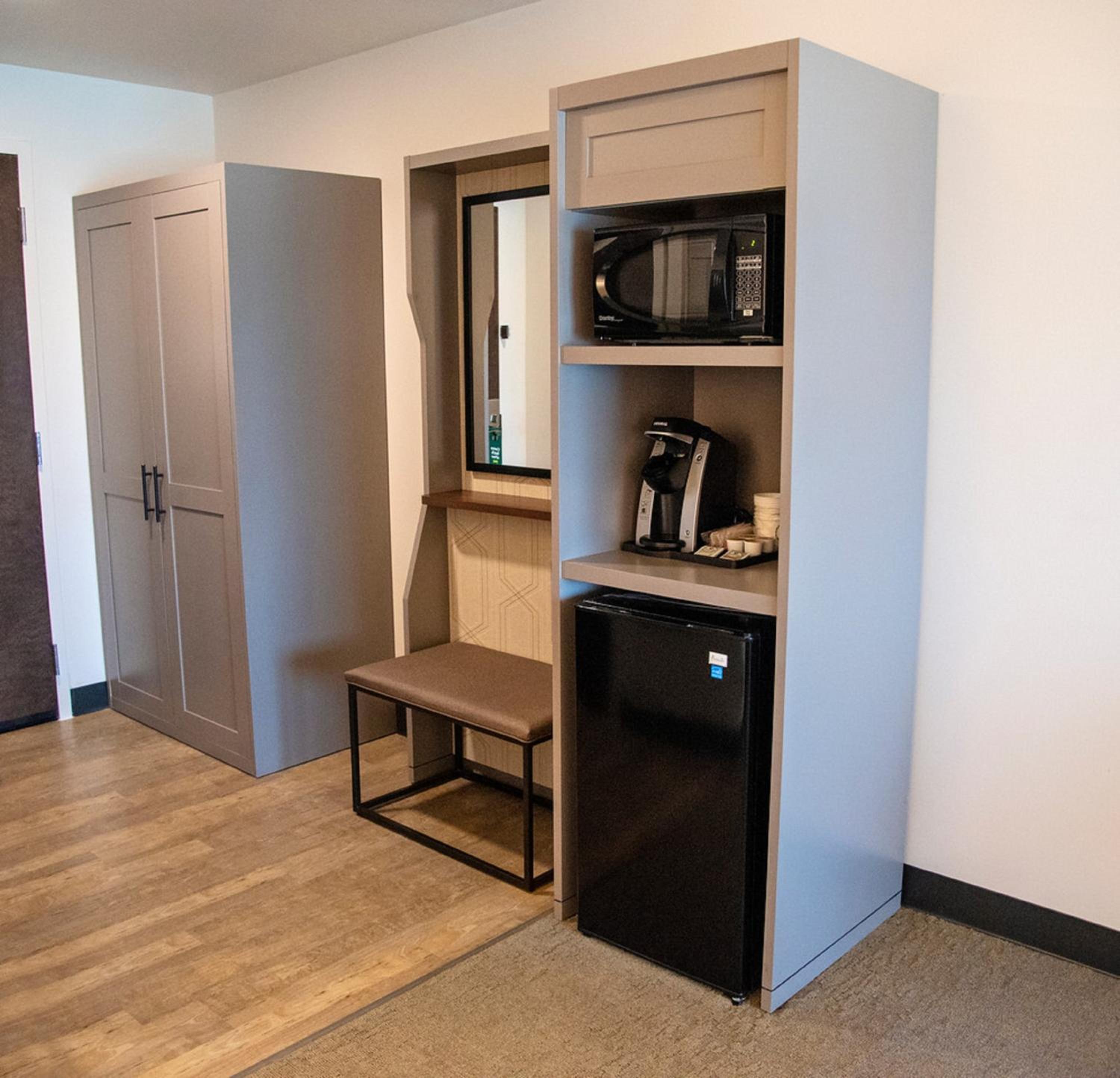 Standard King Room - Photo 6