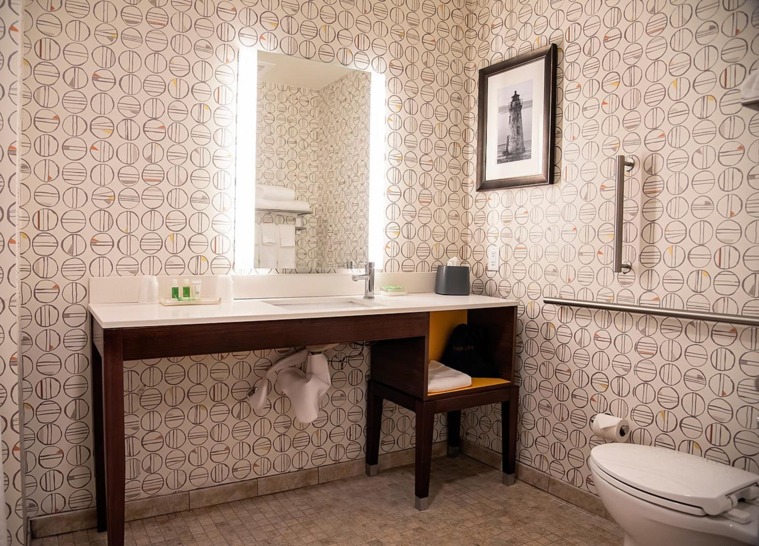 King Room - Mobility Access/Hearing Accessible - Photo 2