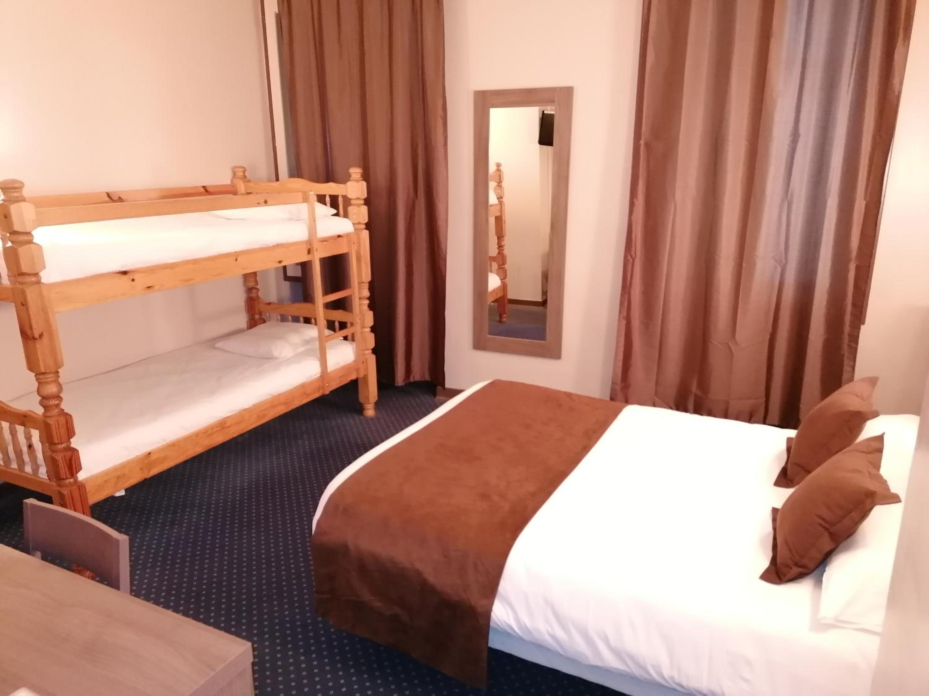 Triple Room - Photo 5
