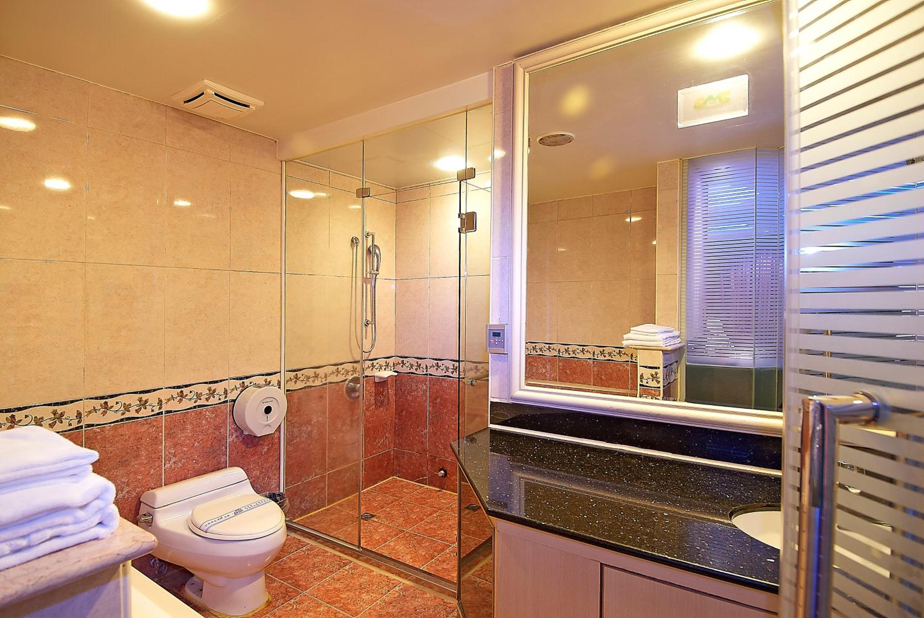 Double Room with Spa Bath photo 2