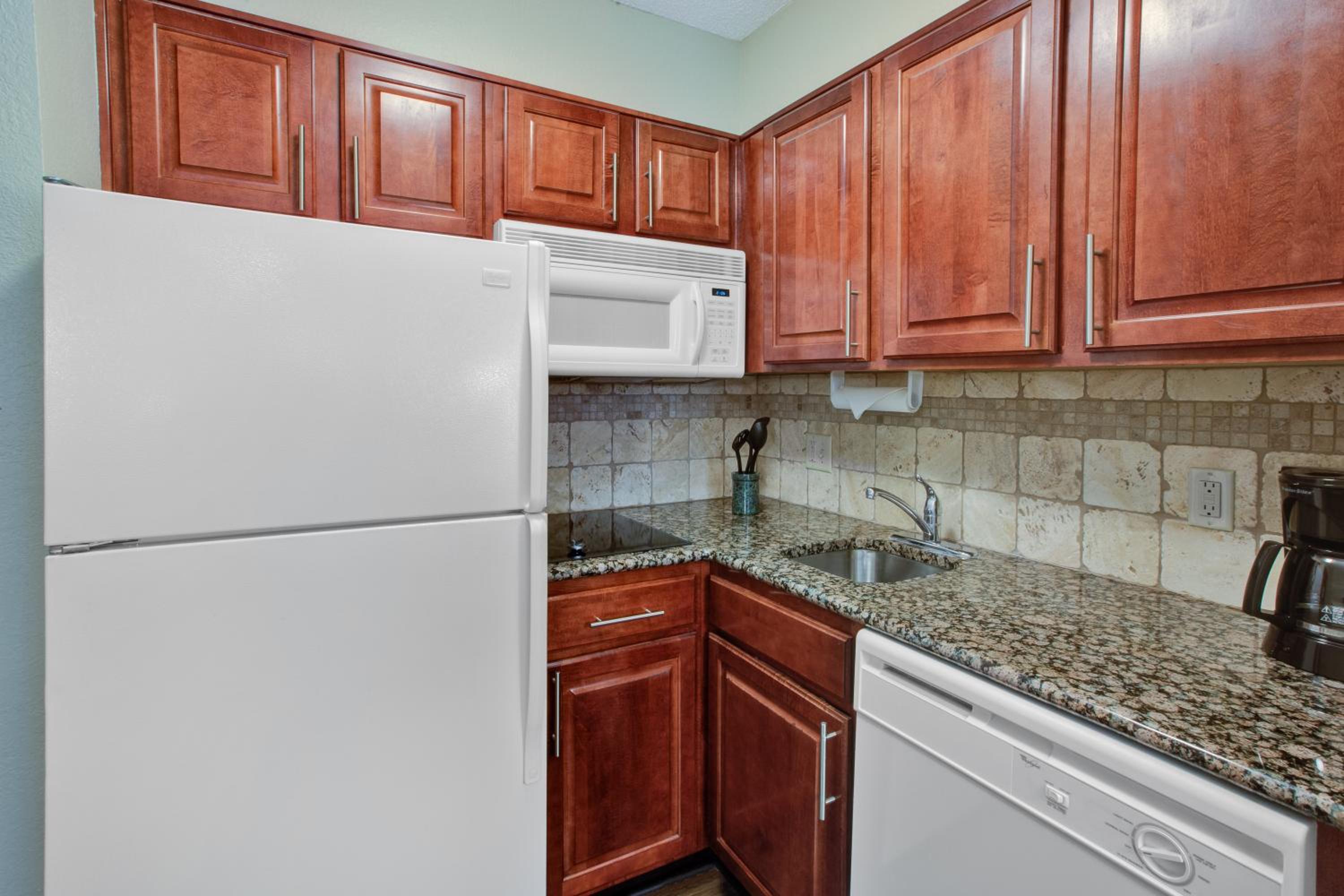 One-Bedroom King Suite - Photo 3