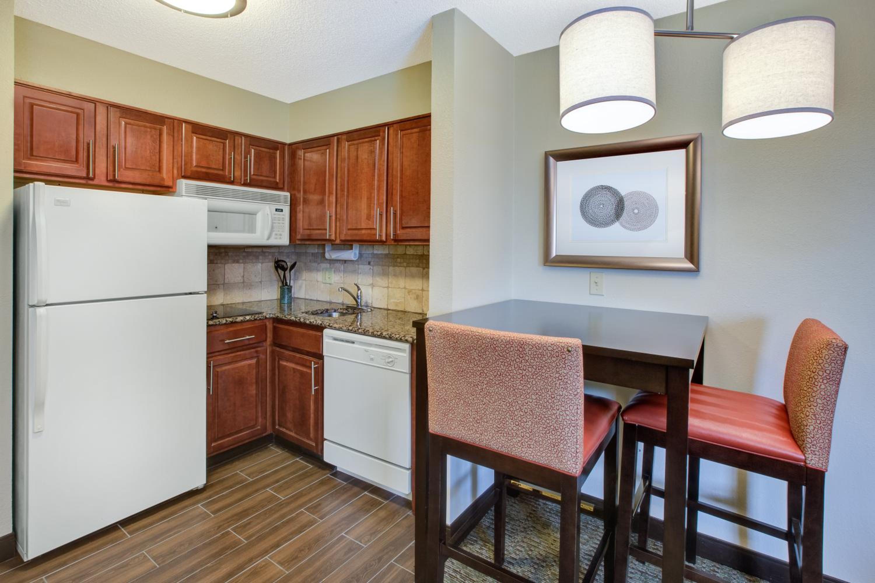 Two-Bedroom Suite - Photo 3