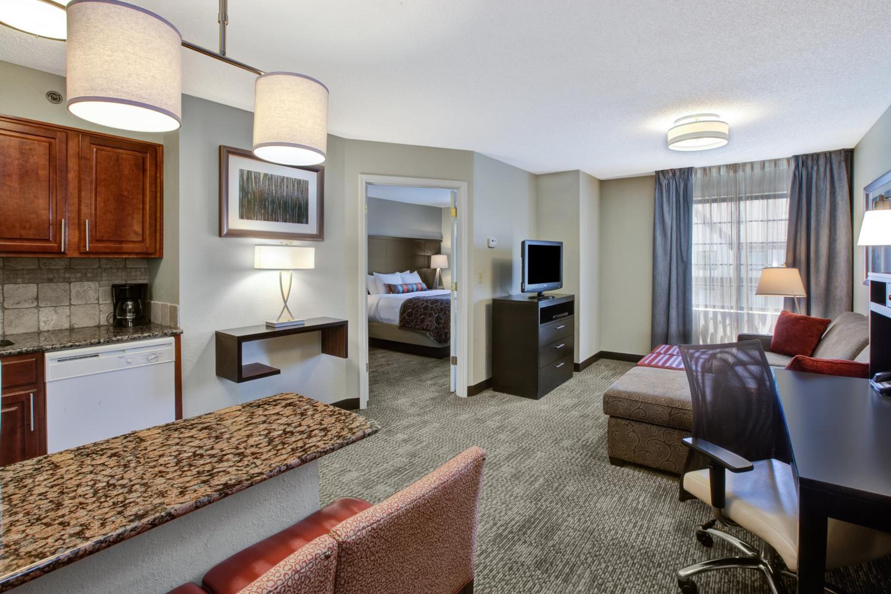 One-Bedroom King Suite - Photo 6