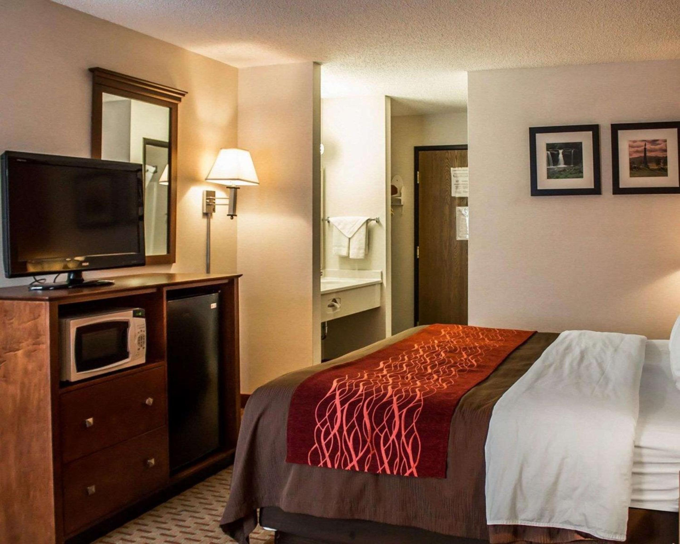 Standard King Room - Non-Smoking  - Photo 1