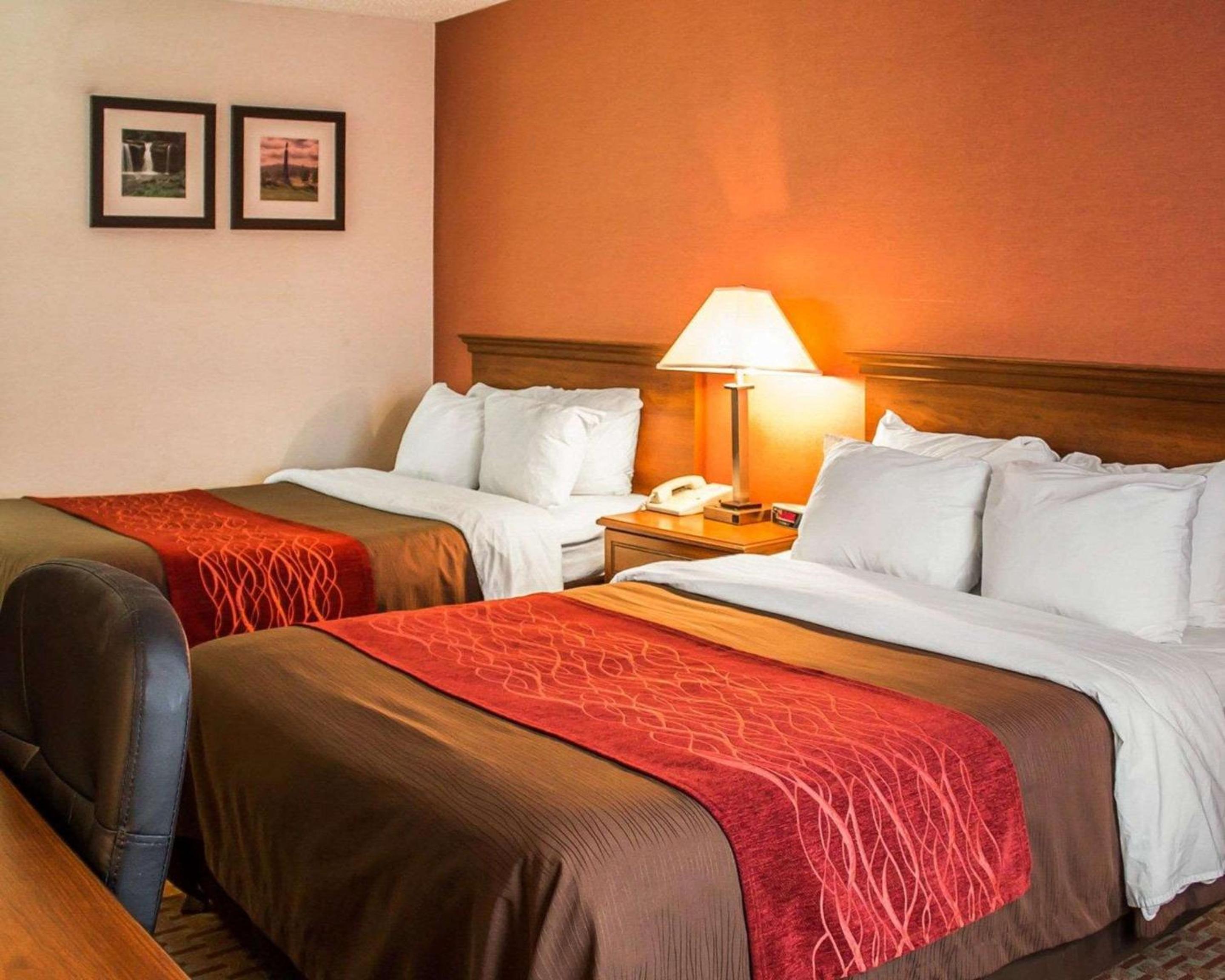 Double Room with Two Double Beds - Non-Smoking - Photo 4