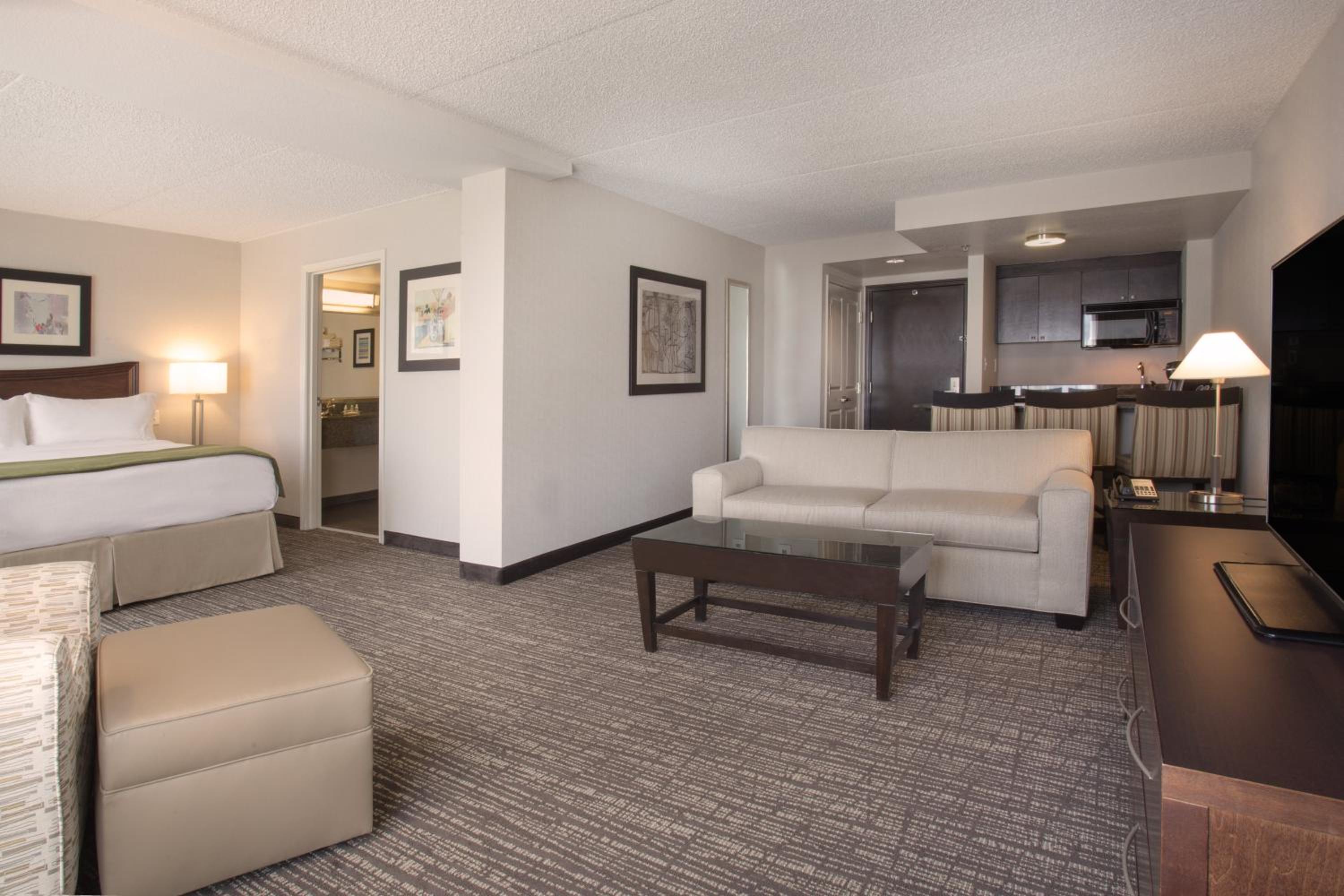 King Suite - Photo 1