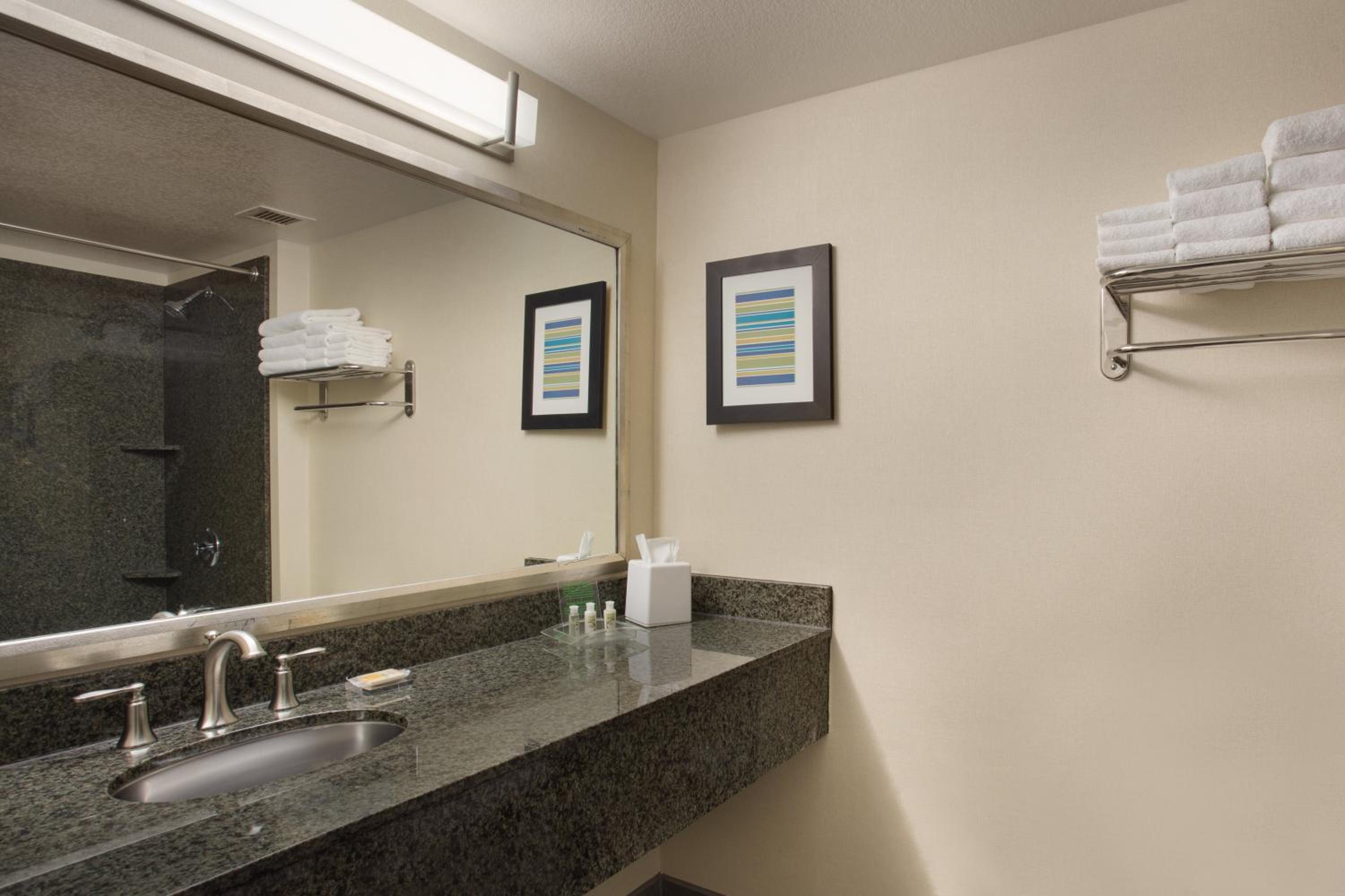 Standard King Room - Photo 2