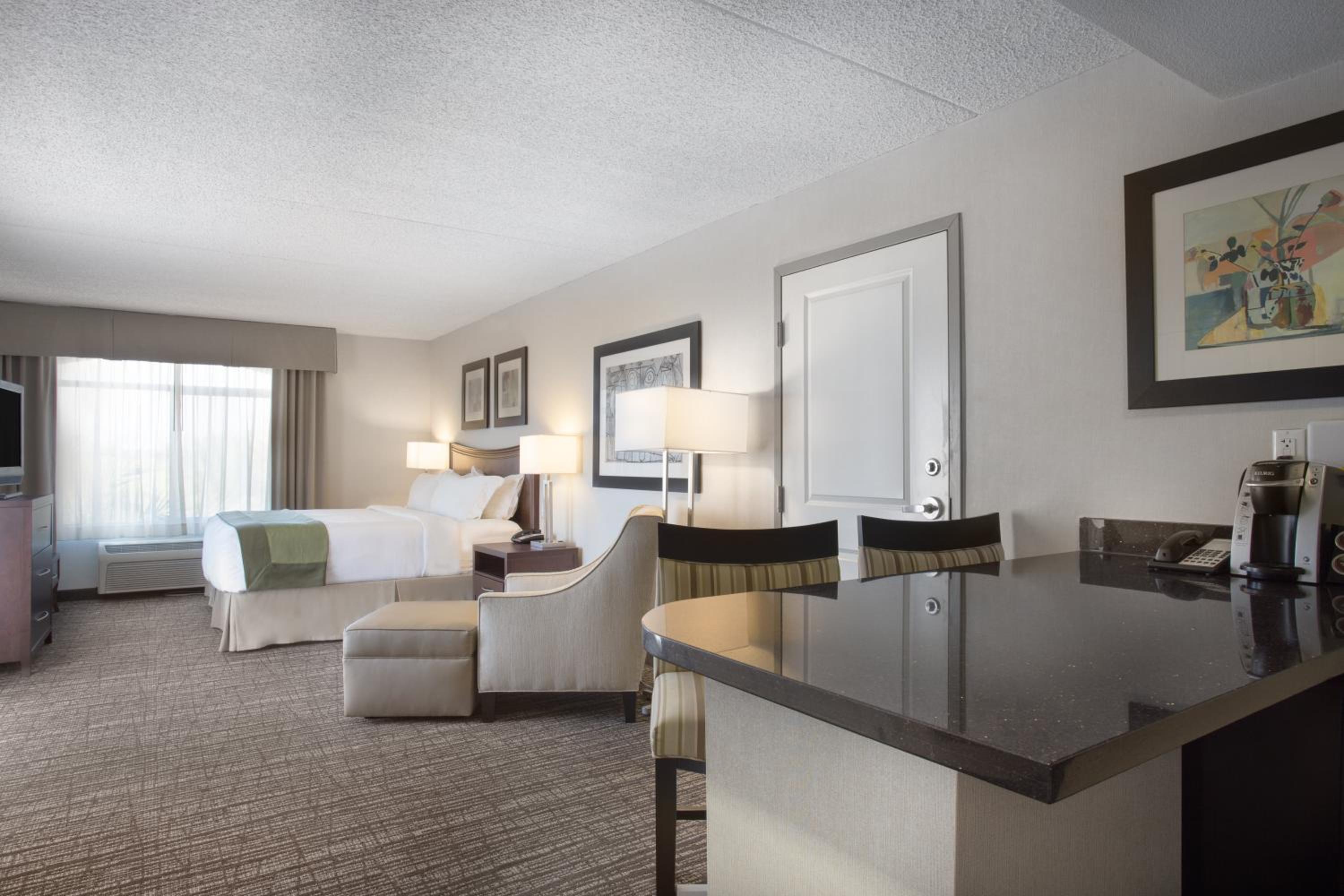 King Suite with View - Photo 1
