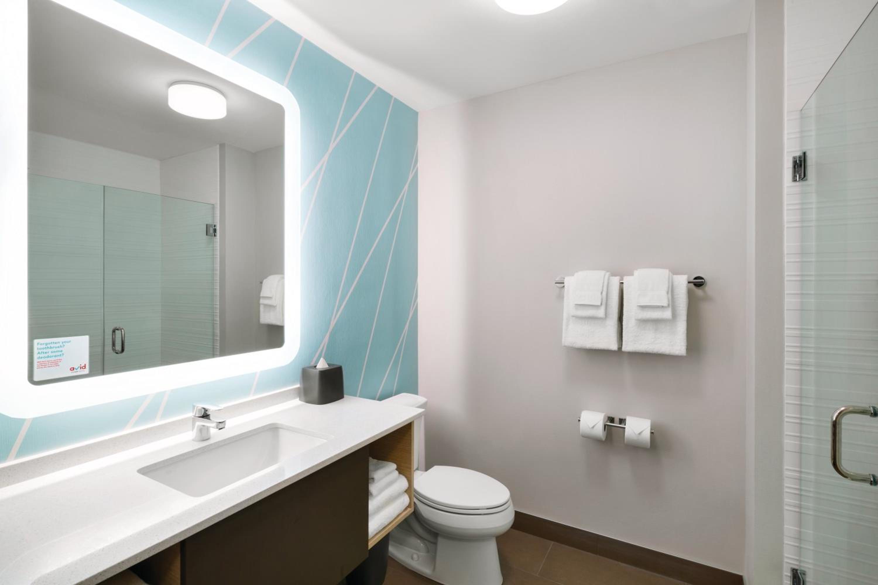 Standard King Room - Photo 4