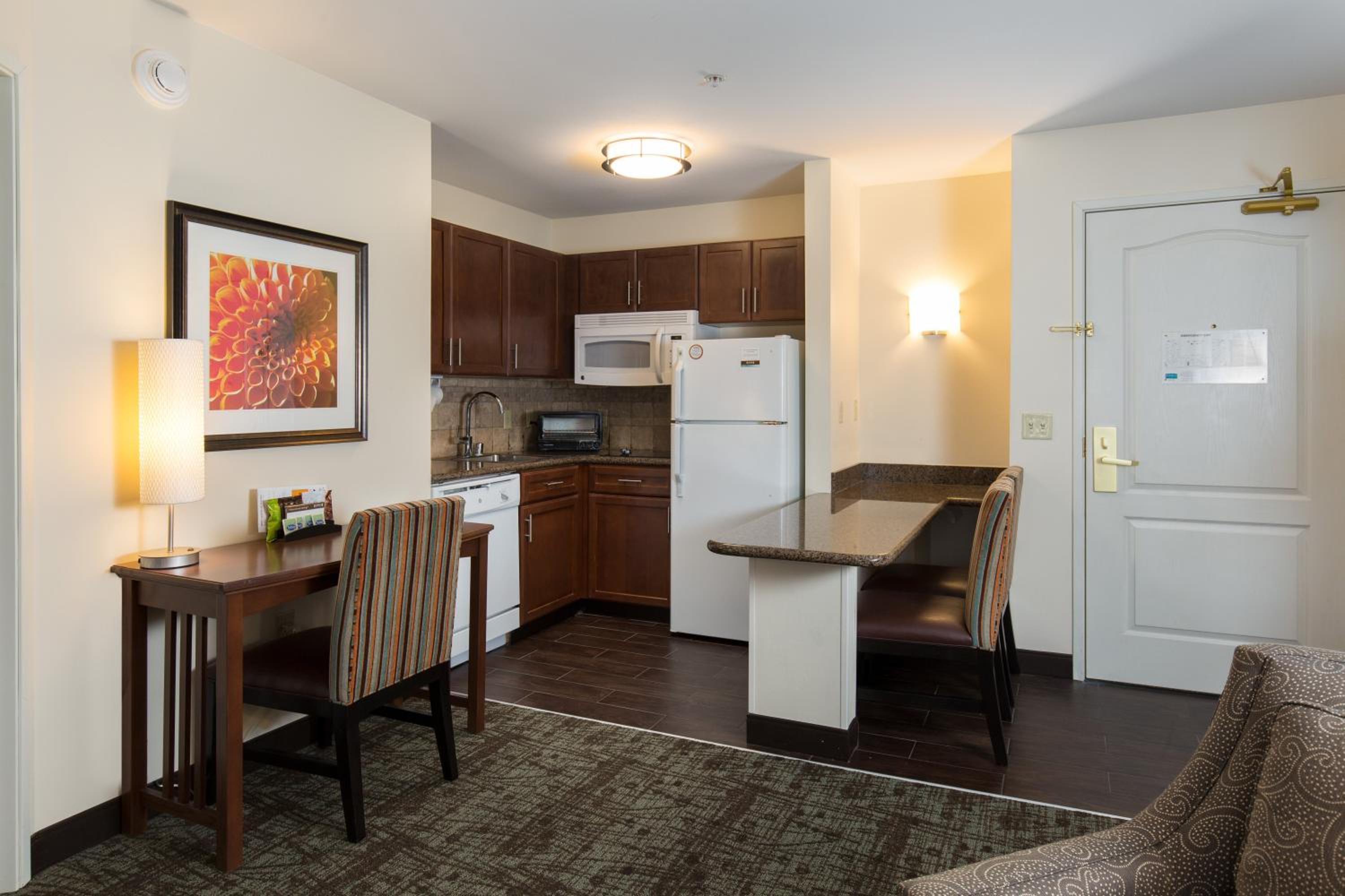 One-Bedroom King Suite with Sofa Bed - Photo 3