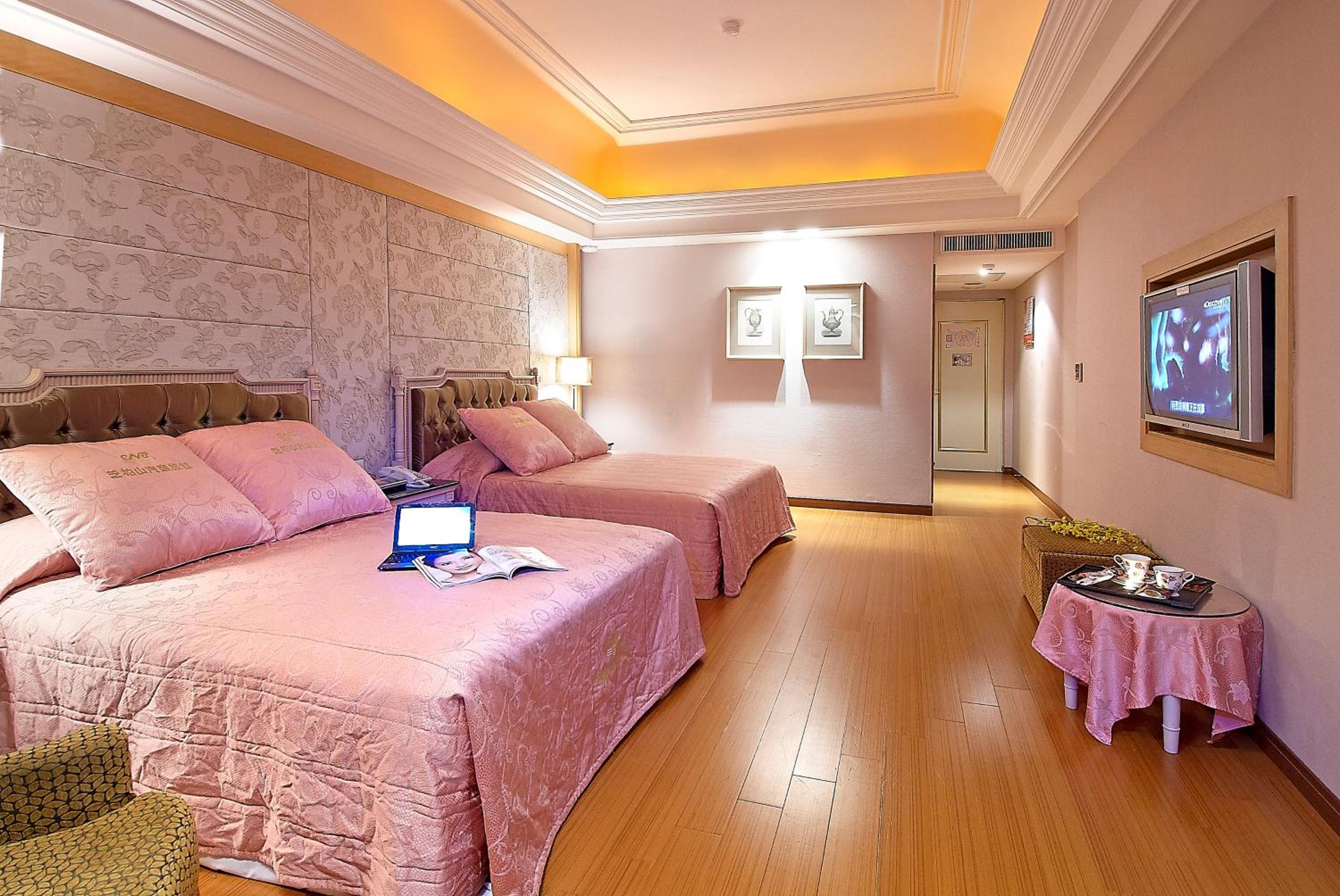 Classic Quadruple Room photo 3