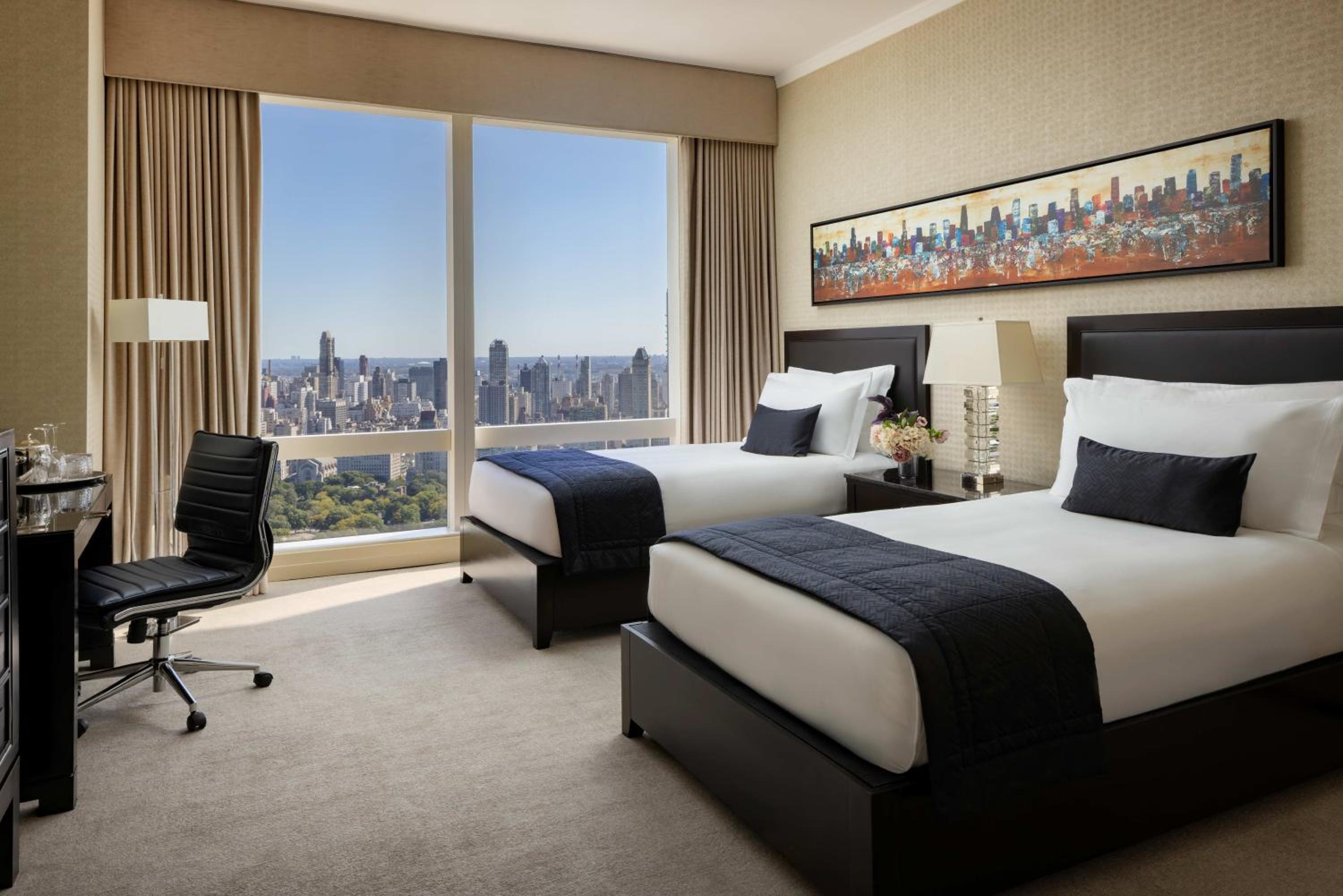 Three-Bedroom Central Park Family Suite thumbnail 6