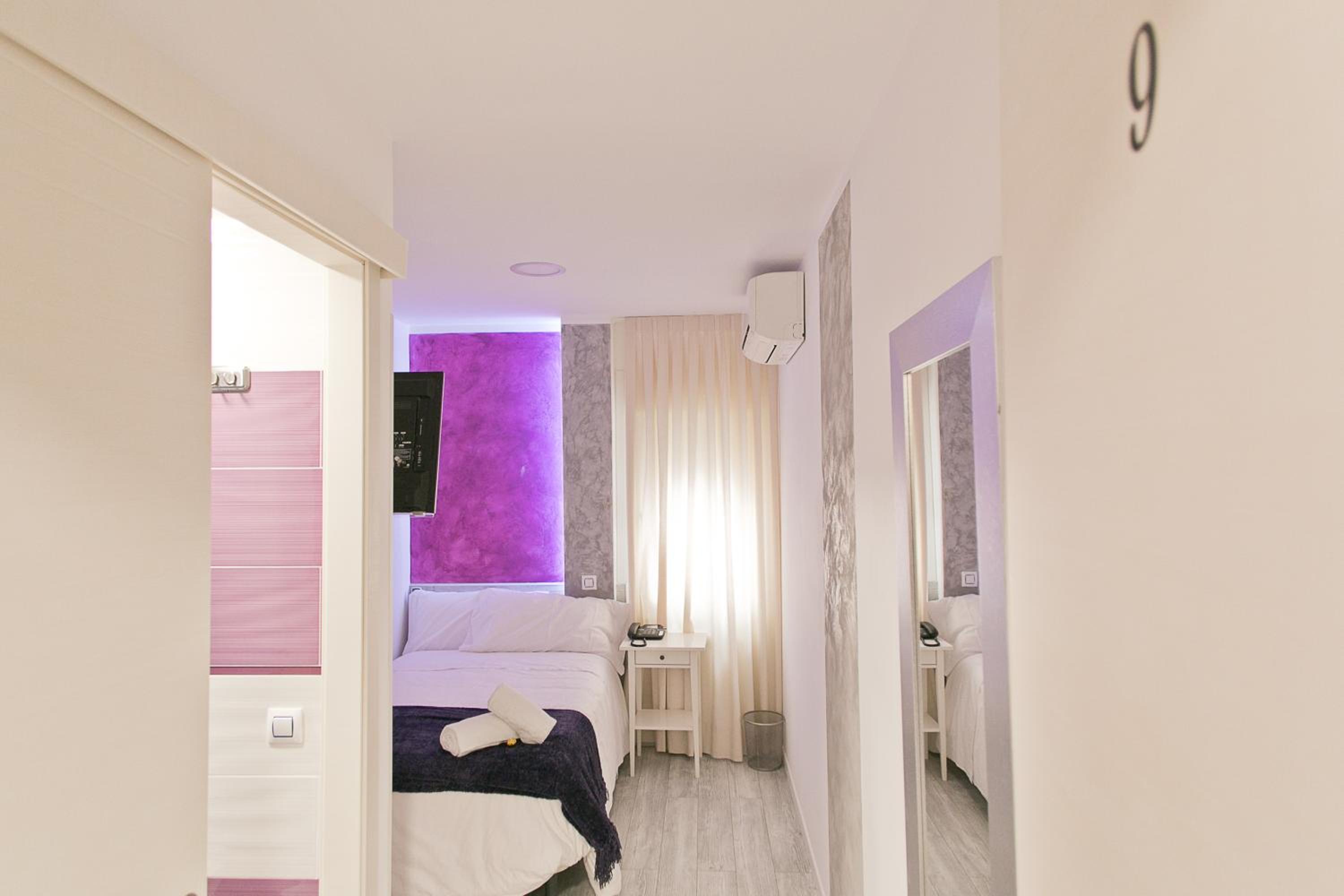 Single Room photo 2