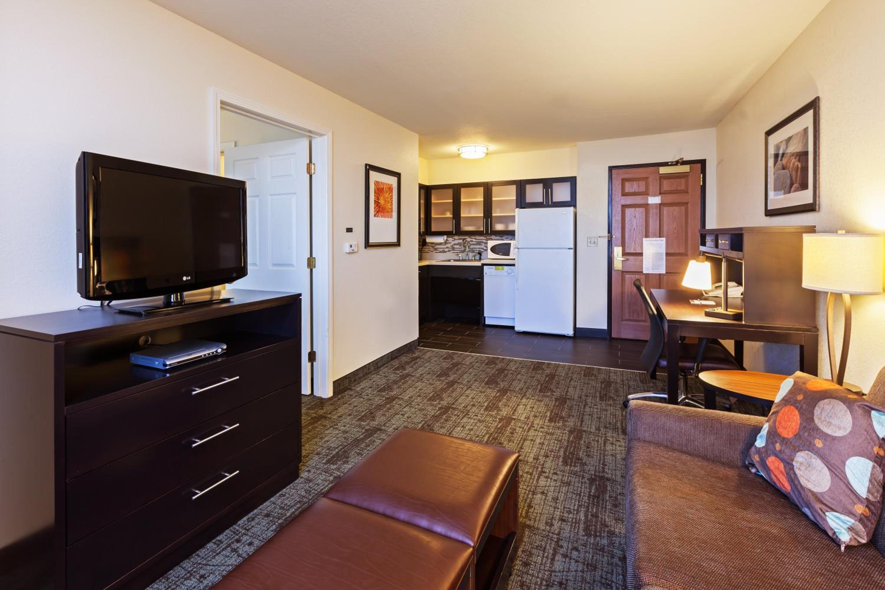 One-Bedroom Suite - Photo 1