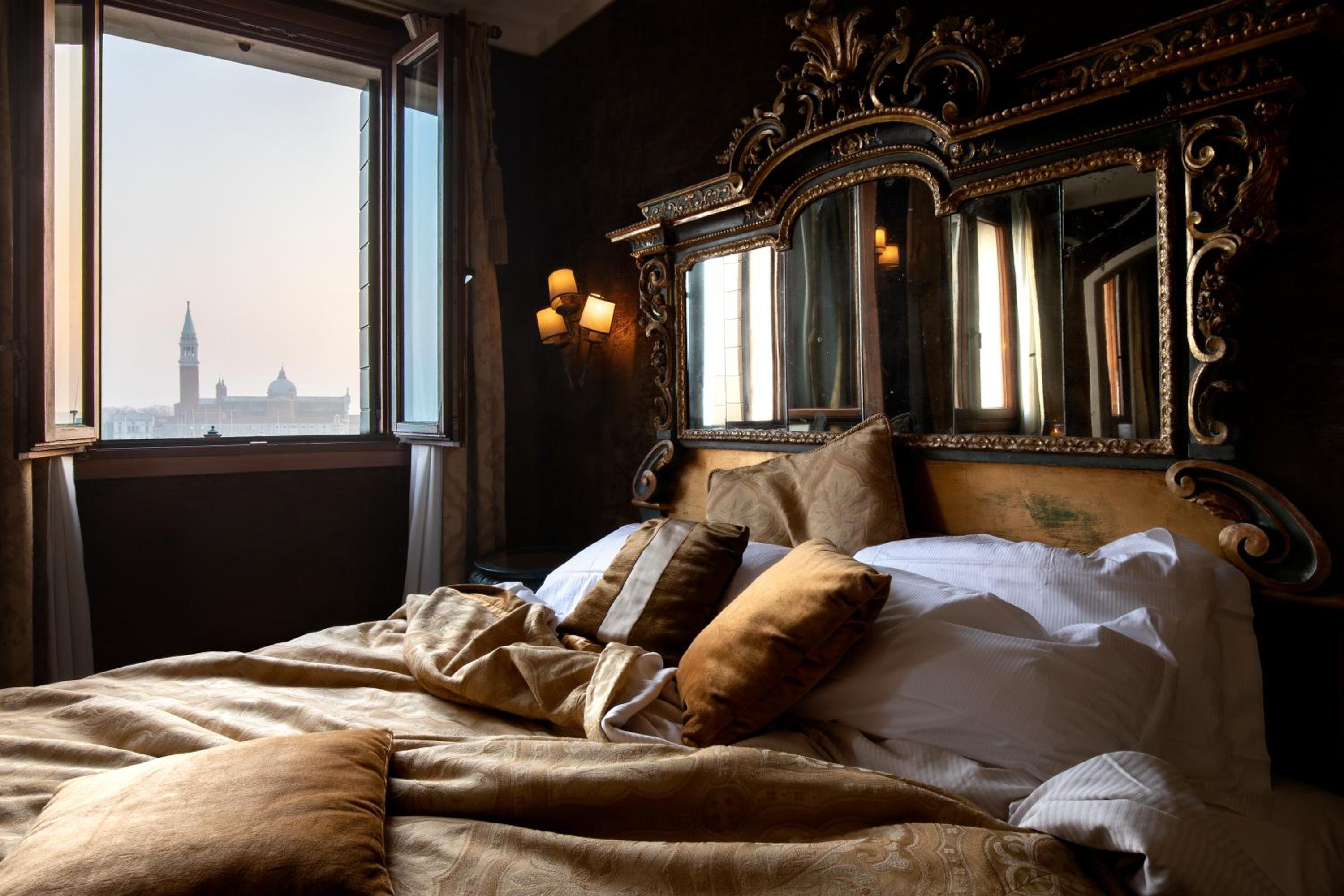 Suite (Non Smoking)