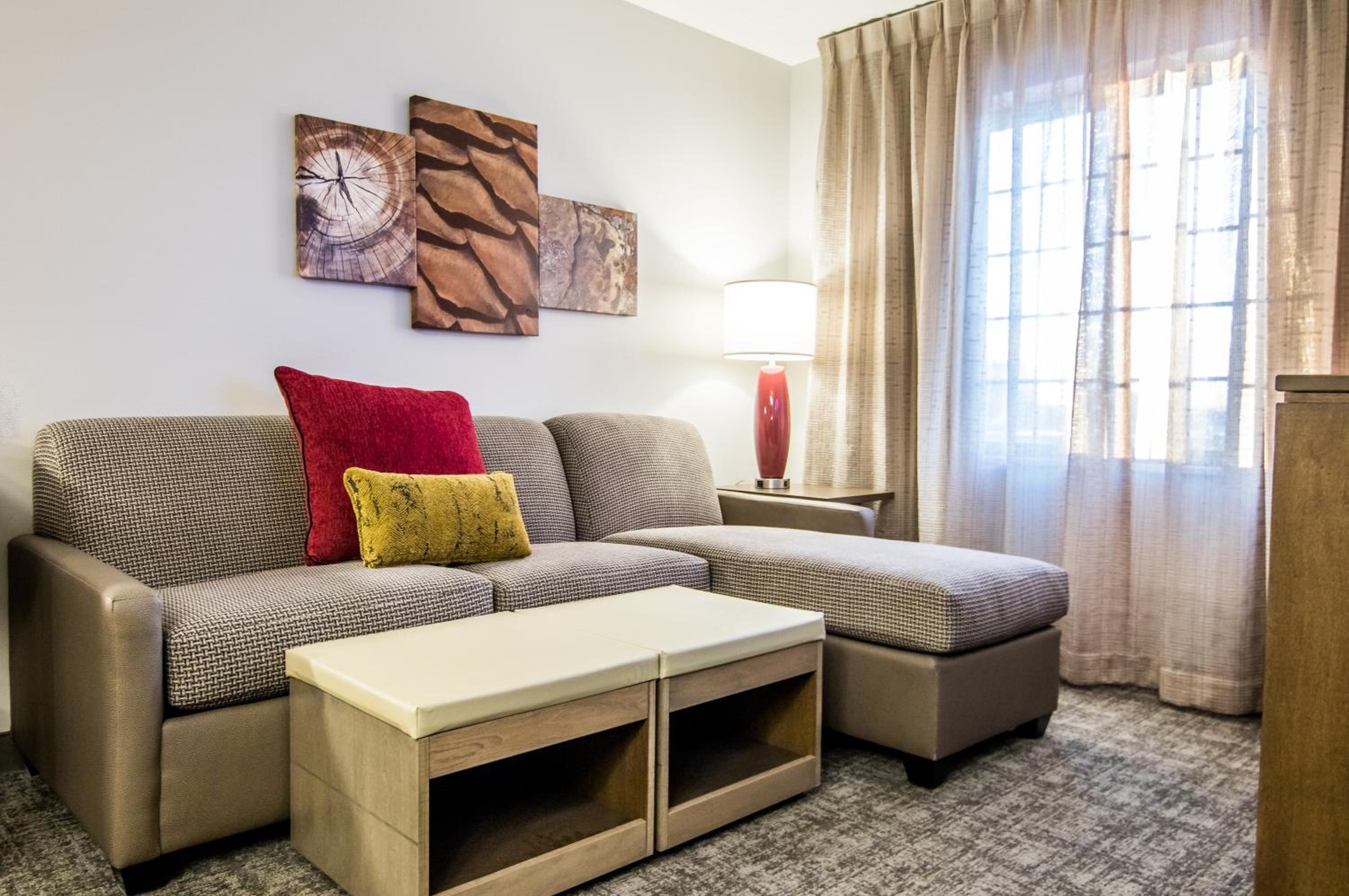 One-Bedroom King Suite - Non-Smoking
