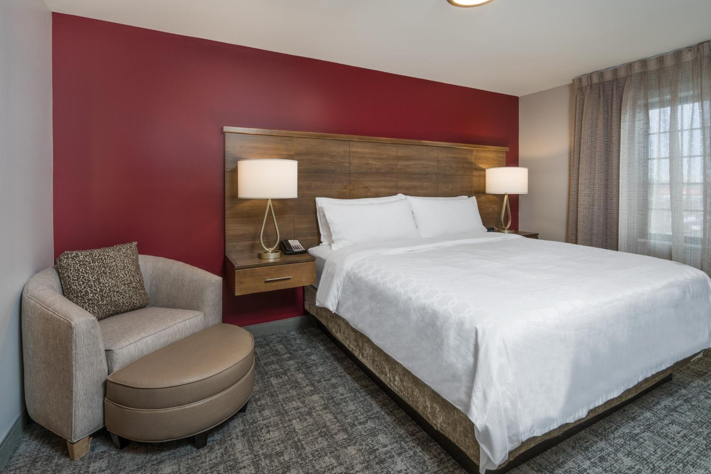 One-Bedroom King Suite - Non-Smoking