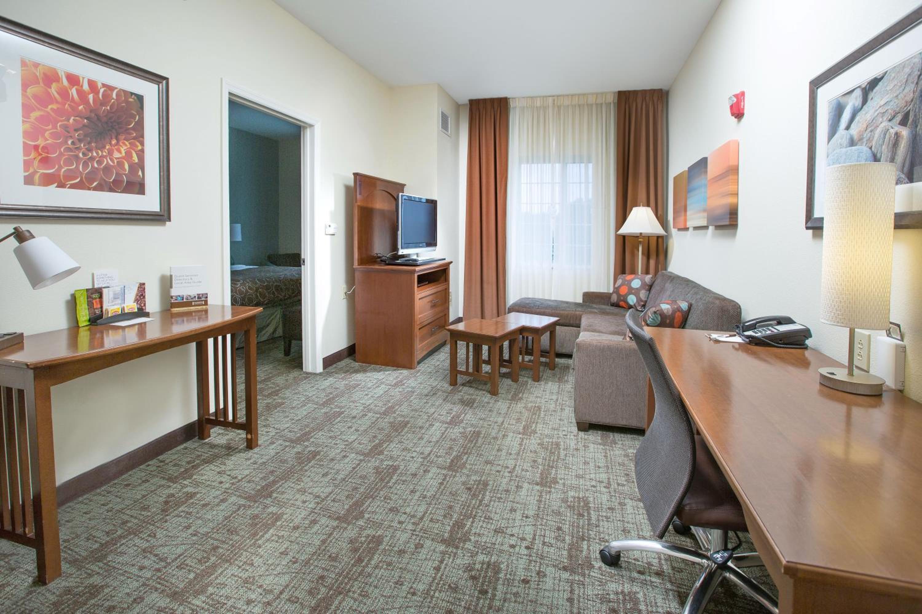 One-Bedroom King Suite - Photo 3