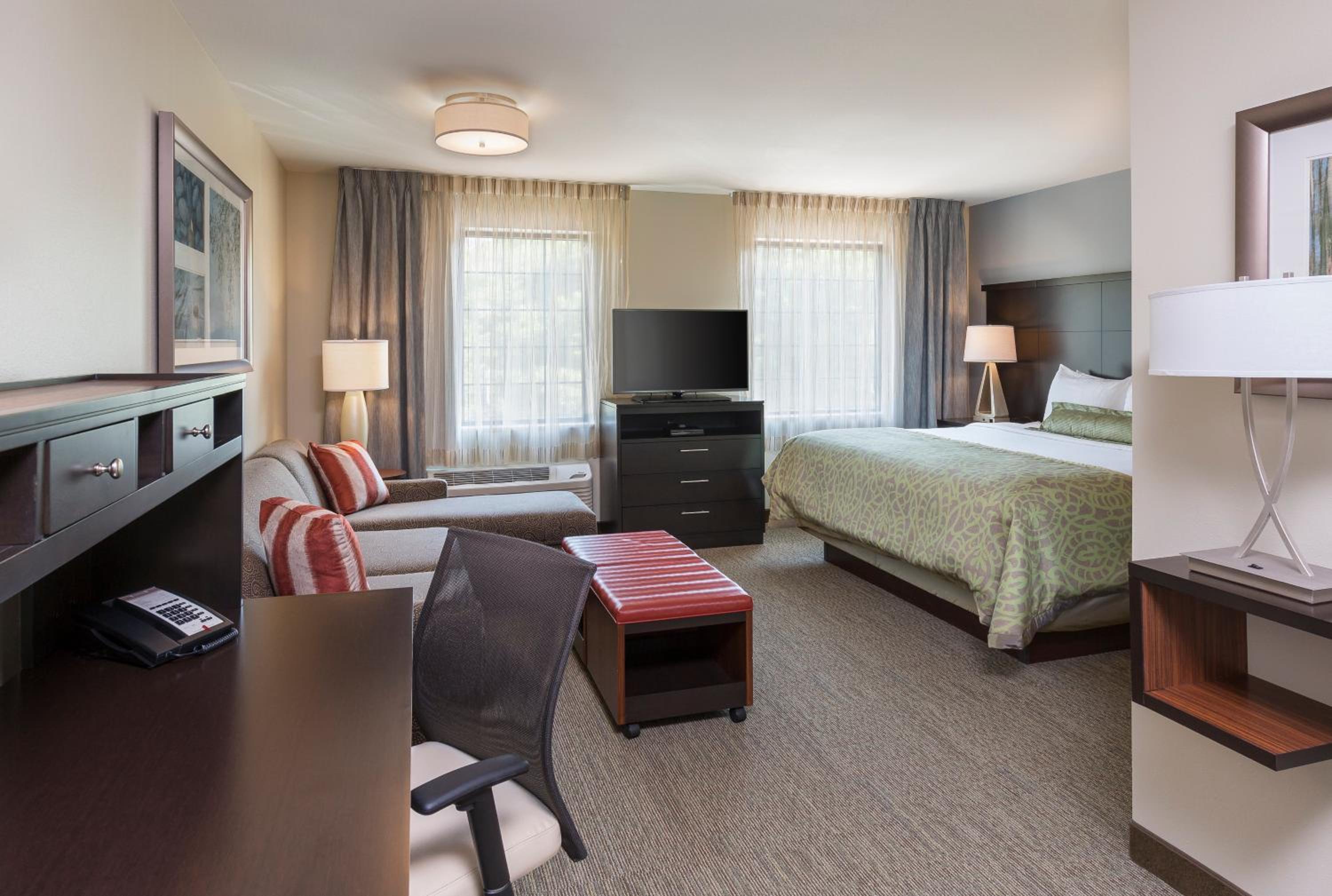 Queen Room with Two Queen Beds - Hearing Accessible photo 3