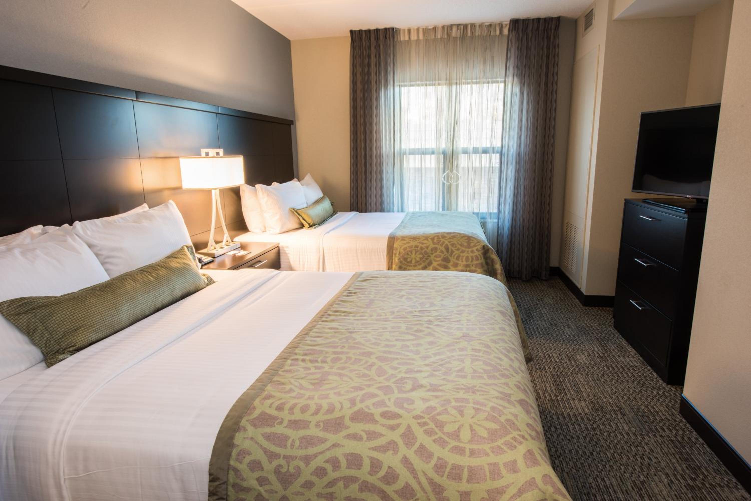 One-Bedroom Suite with Two Queen Beds photo 1