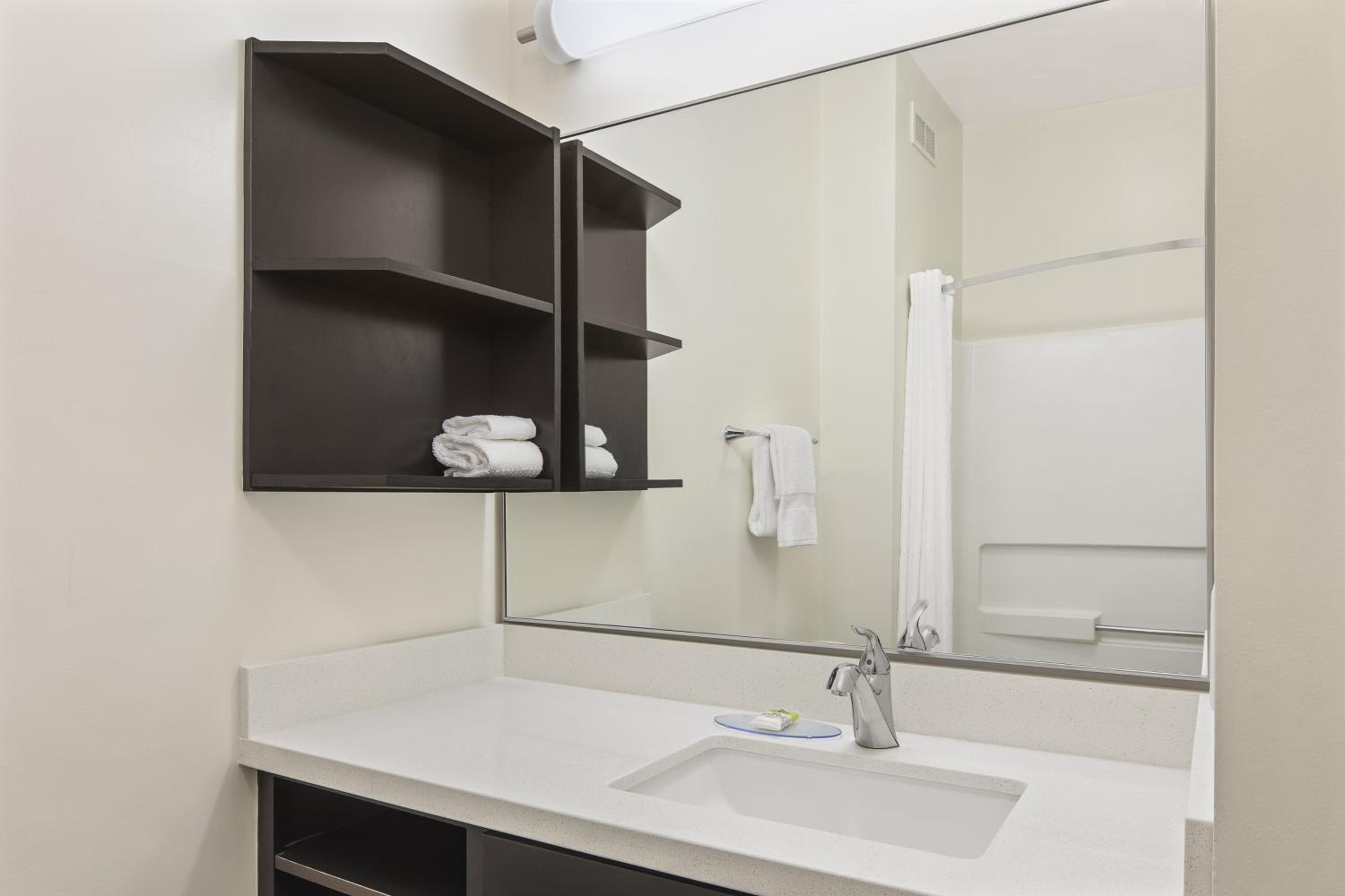 King Studio Suite - Photo 3