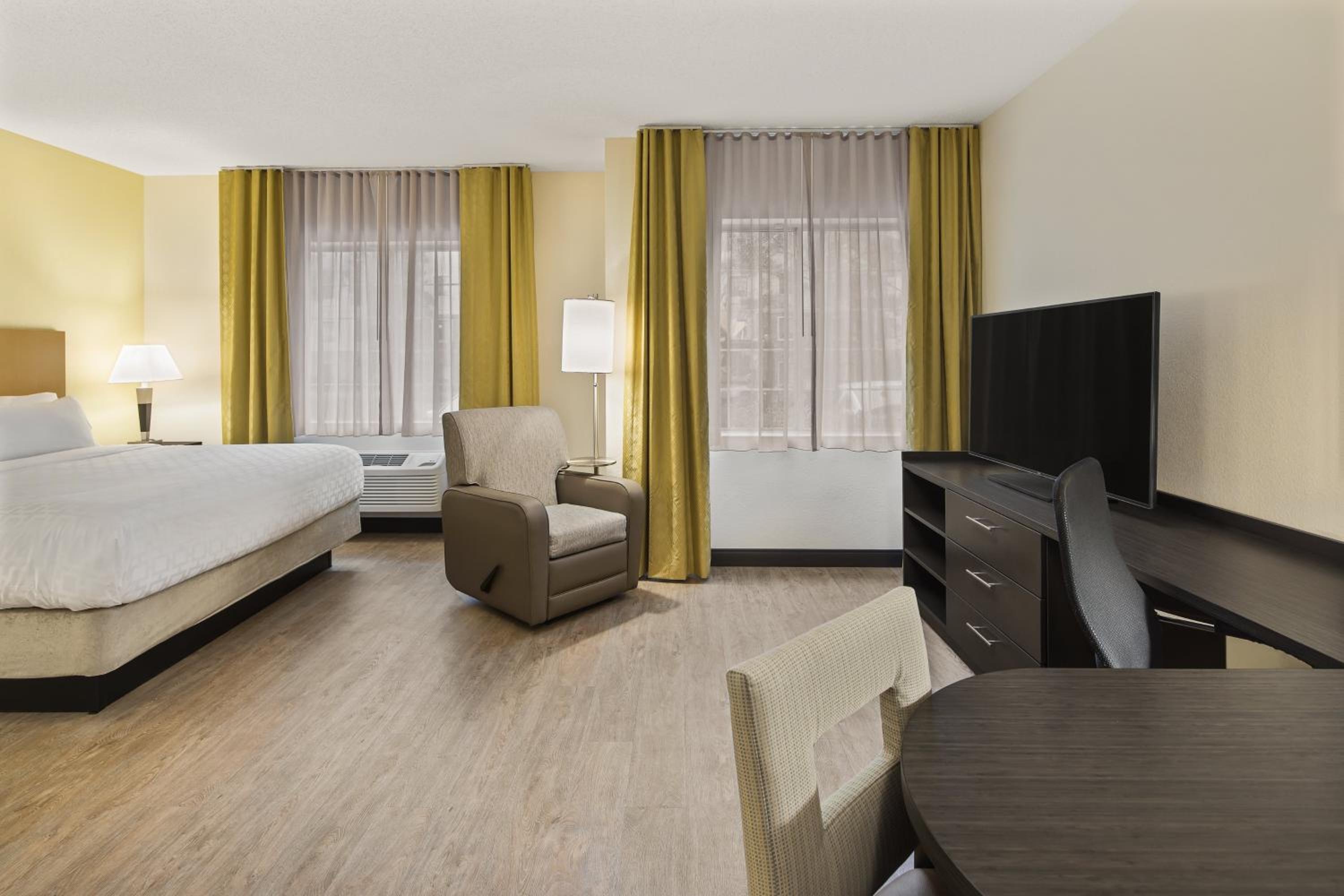King Studio Suite - Photo 2