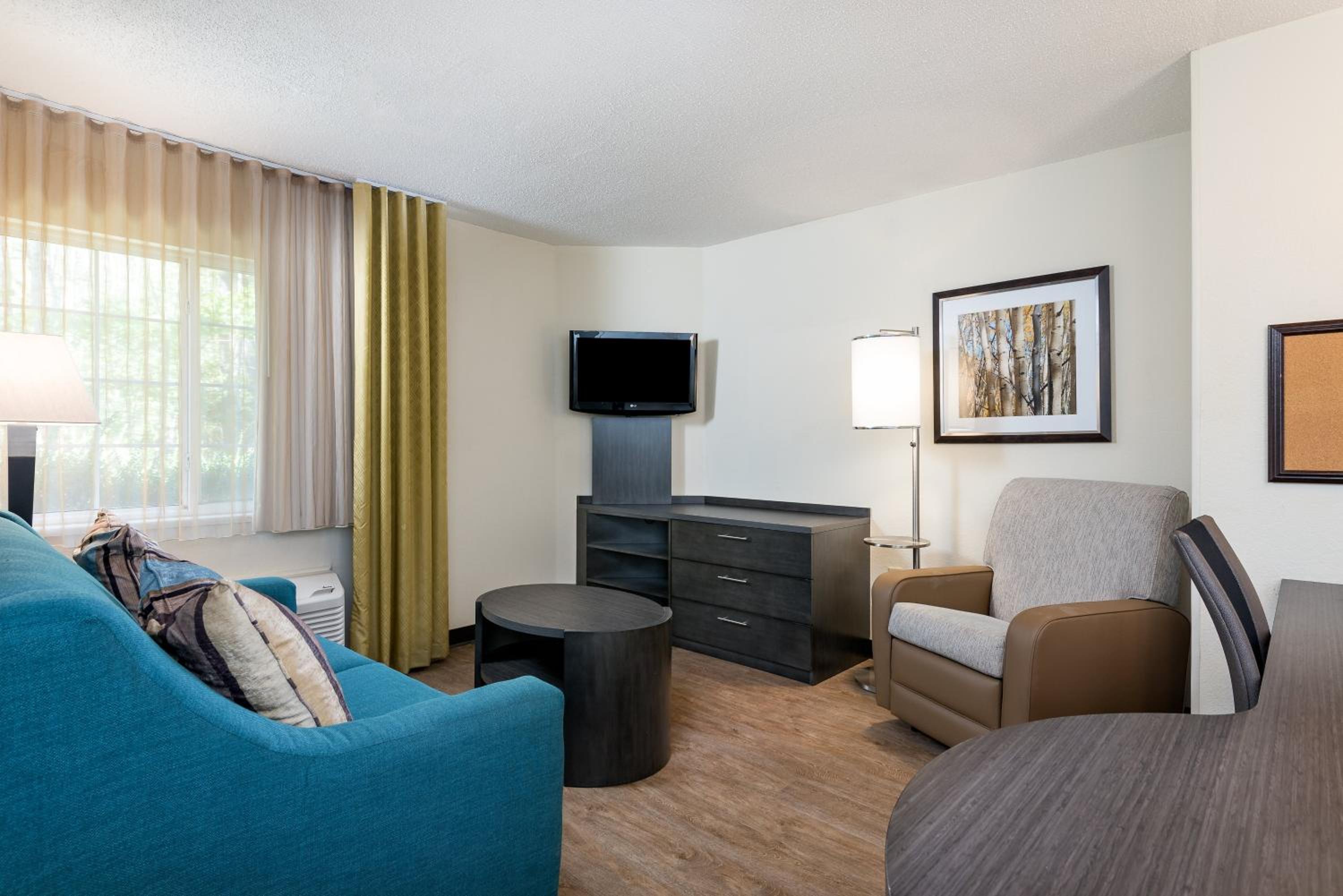 One-Bedroom Queen Suite with Two Queen Beds - Photo 1