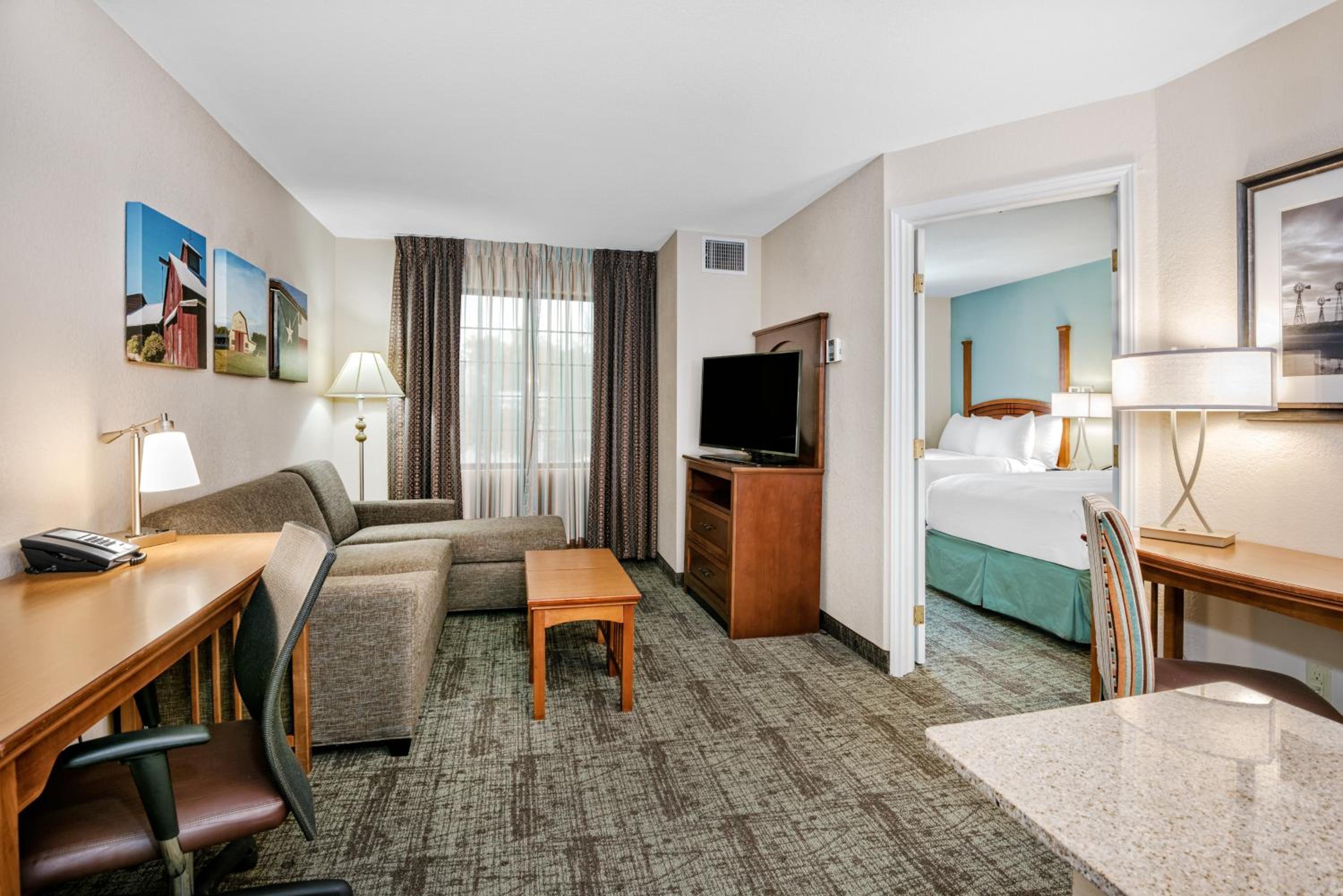 One-Bedroom Suite with Two Double Beds - Photo 1