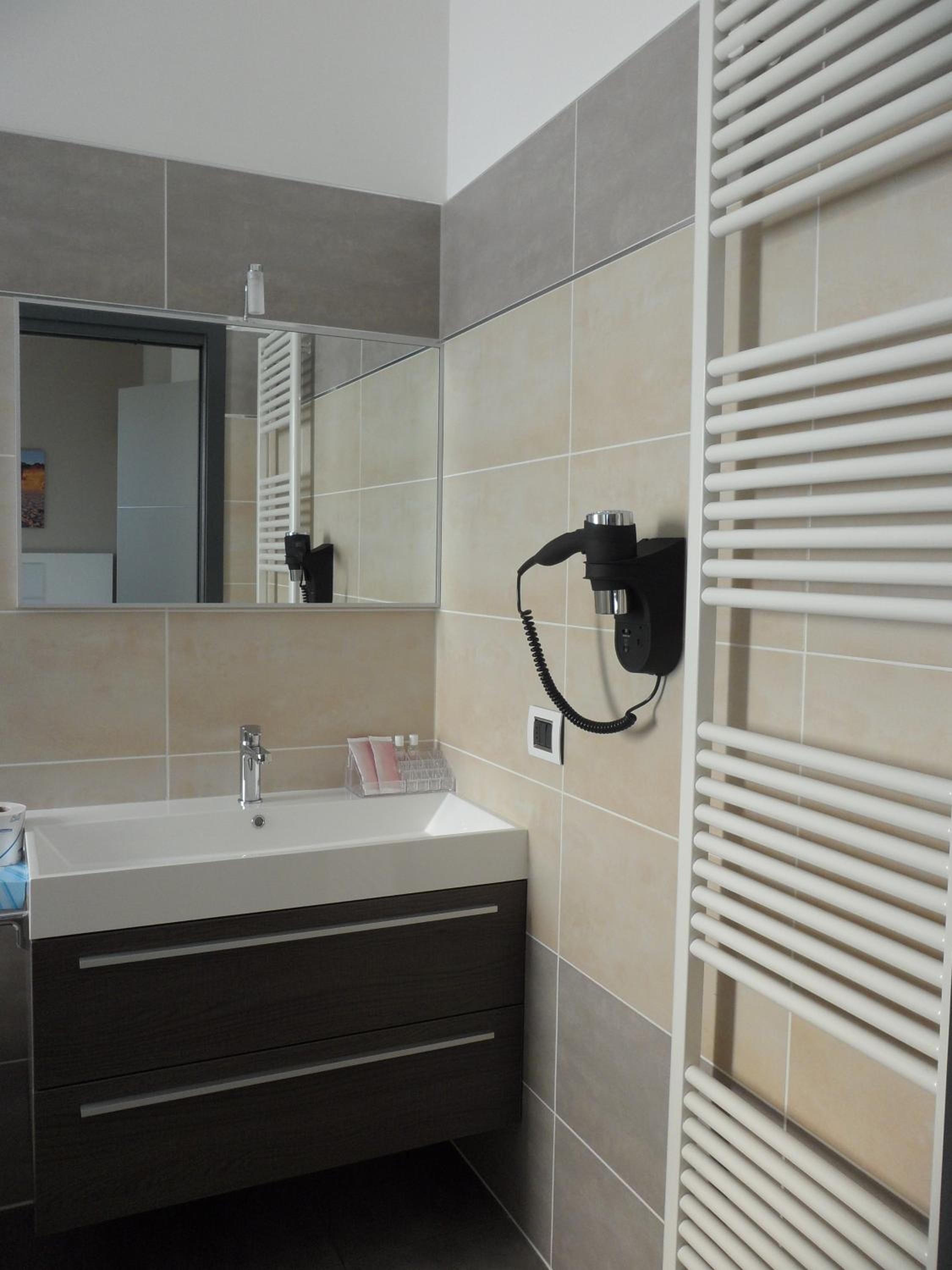 Quadruple Room - Photo 4