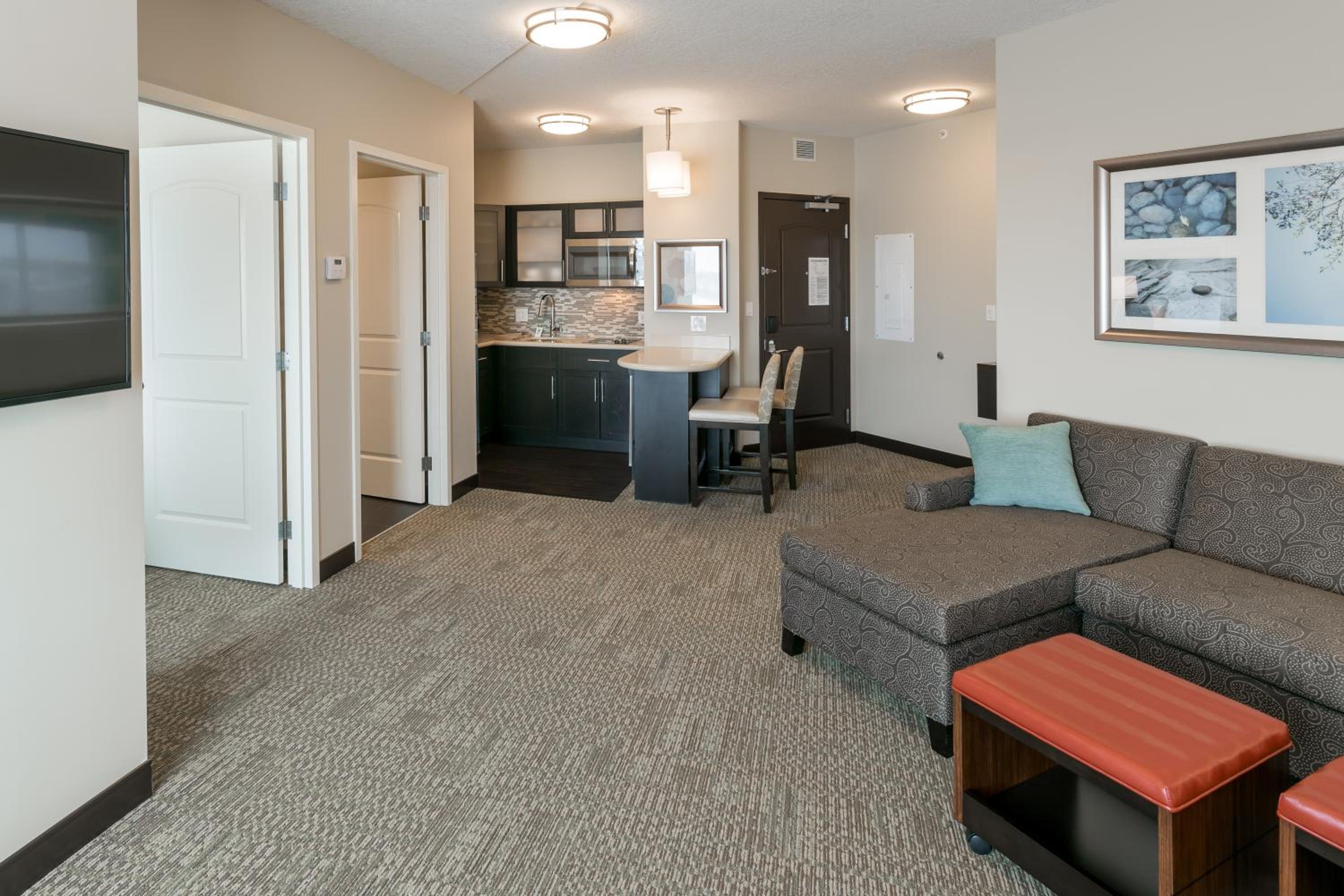 One-Bedroom Suite photo 2