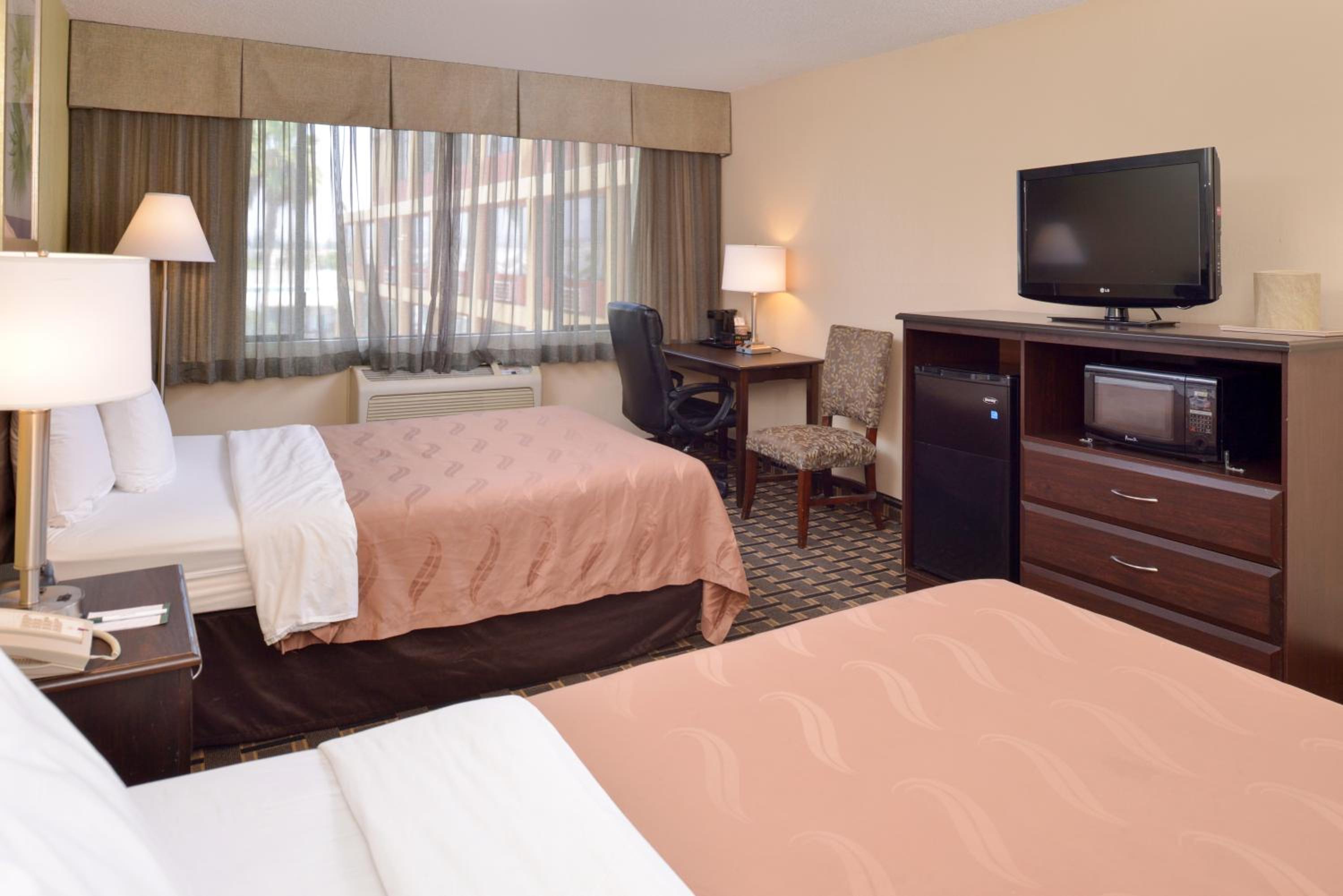 Standard Room, 2 Double Beds, Accessible, Roll-In Shower, Non Smoking photo 2