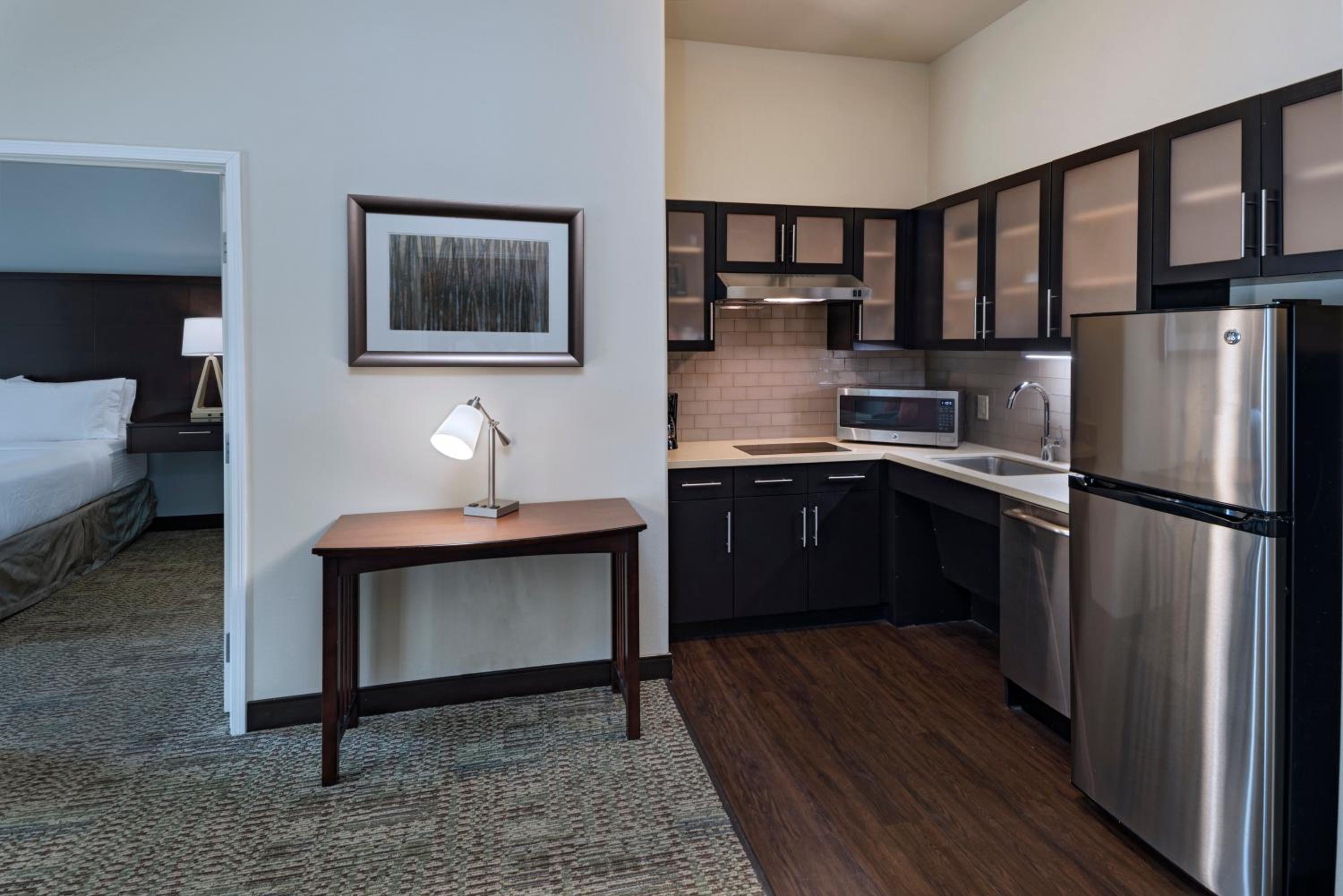 Queen Studio Suite with Roll In Shower - Mobility Accessible - Photo 1