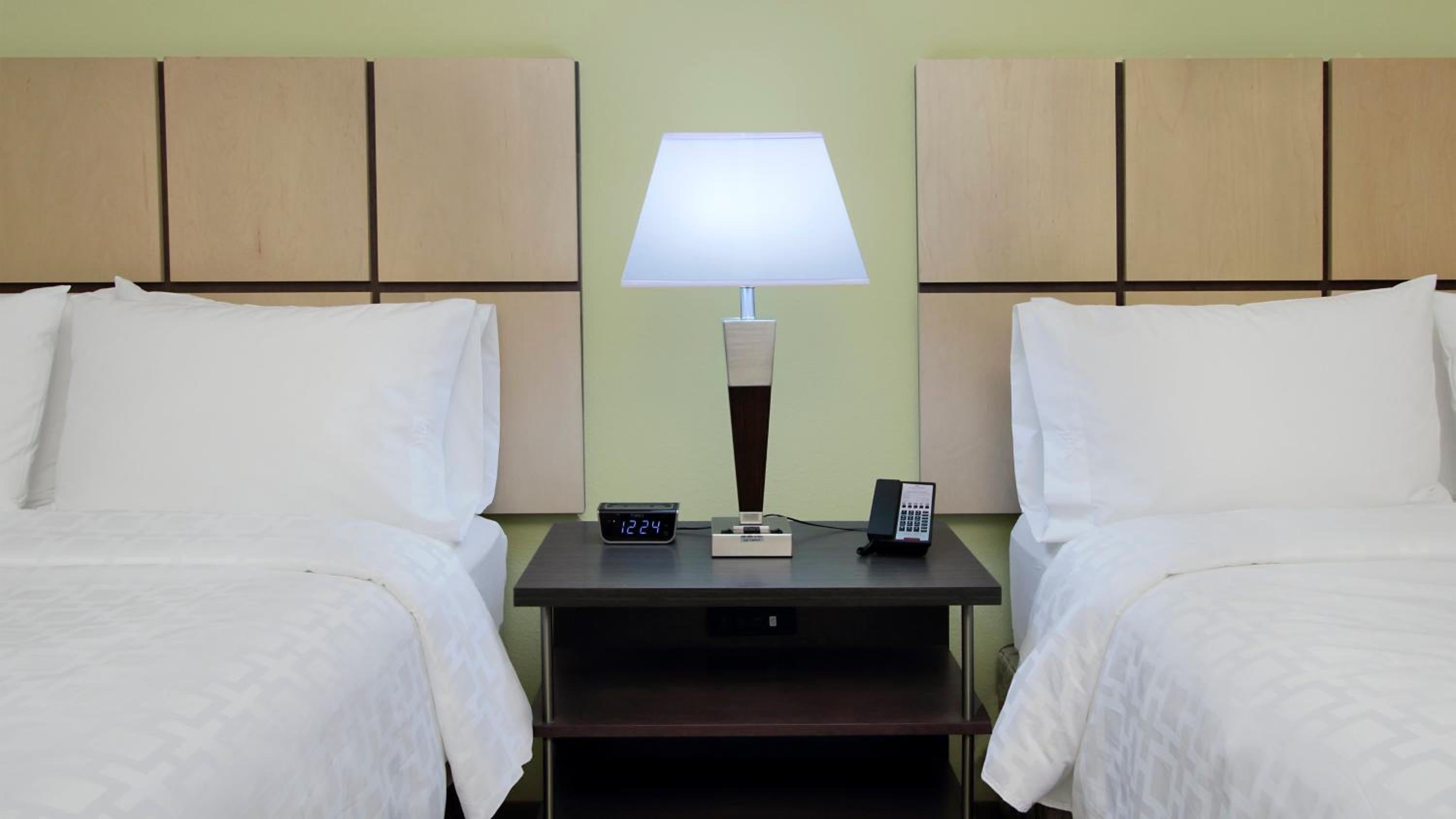 Studio Suite with Two Queen Beds - Photo 2