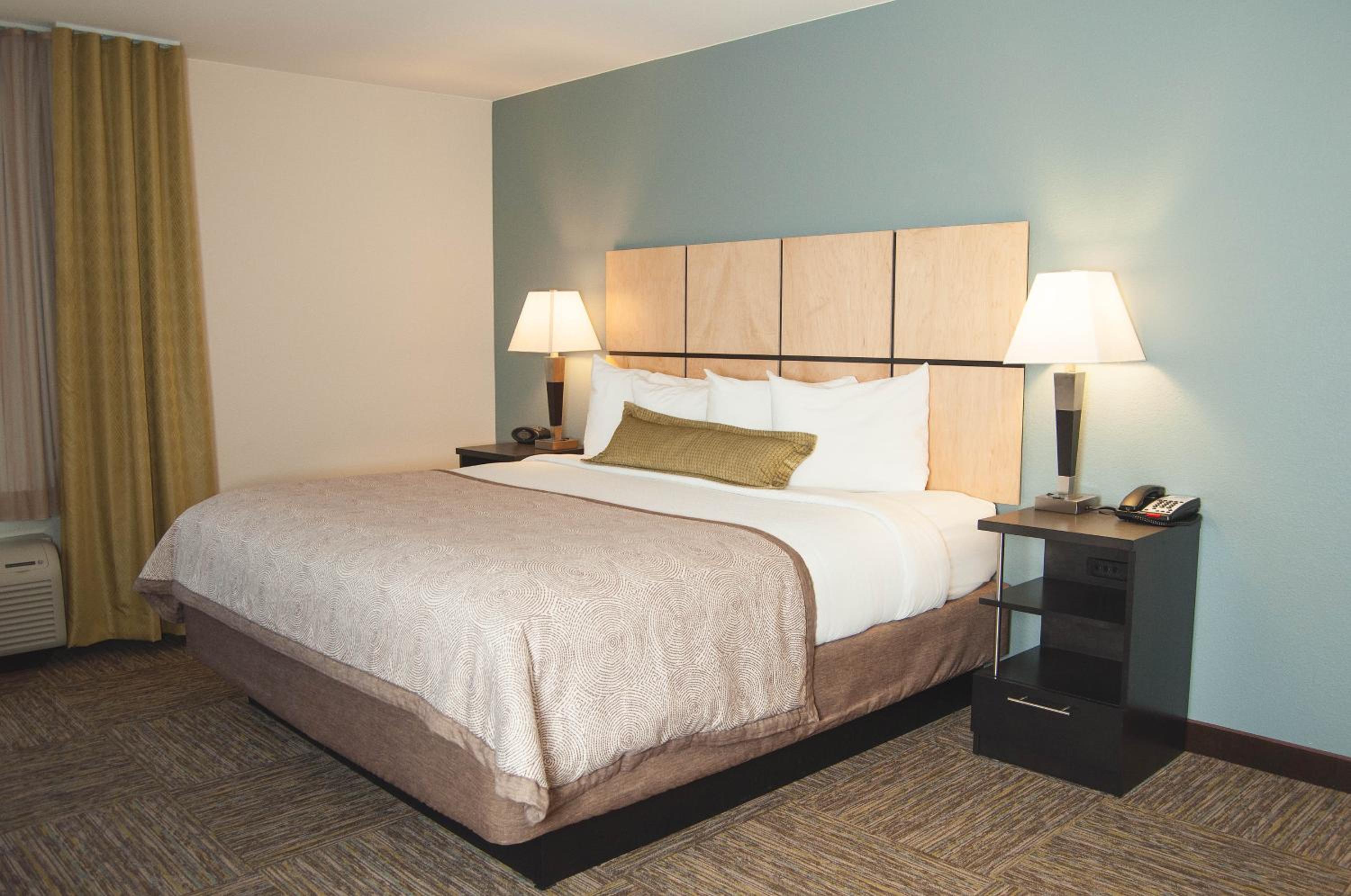 King Studio Suite with Mobility Accessible Roll In Shower - Non-Smoking