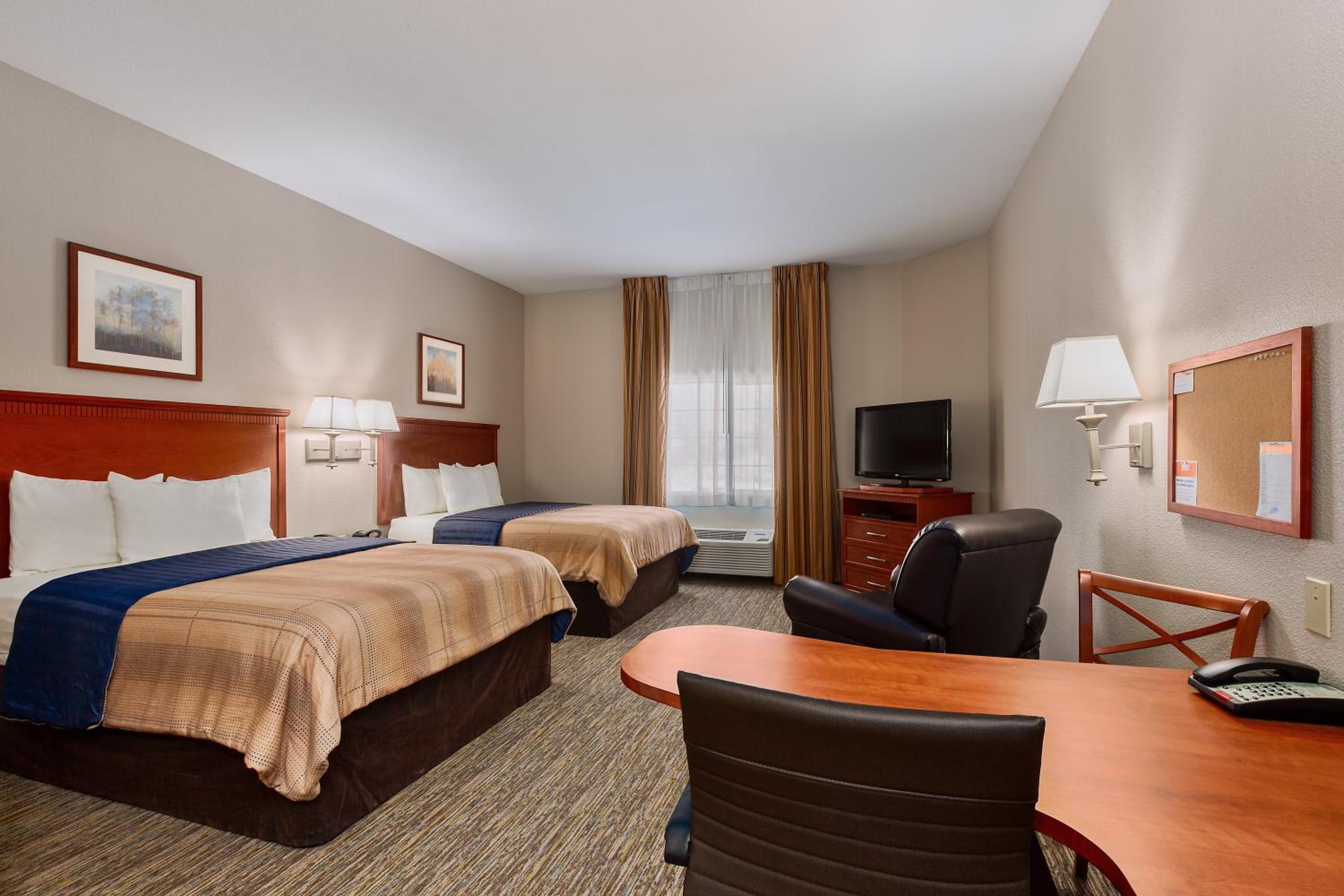Studio Suite with Two Queen Beds - Photo 2