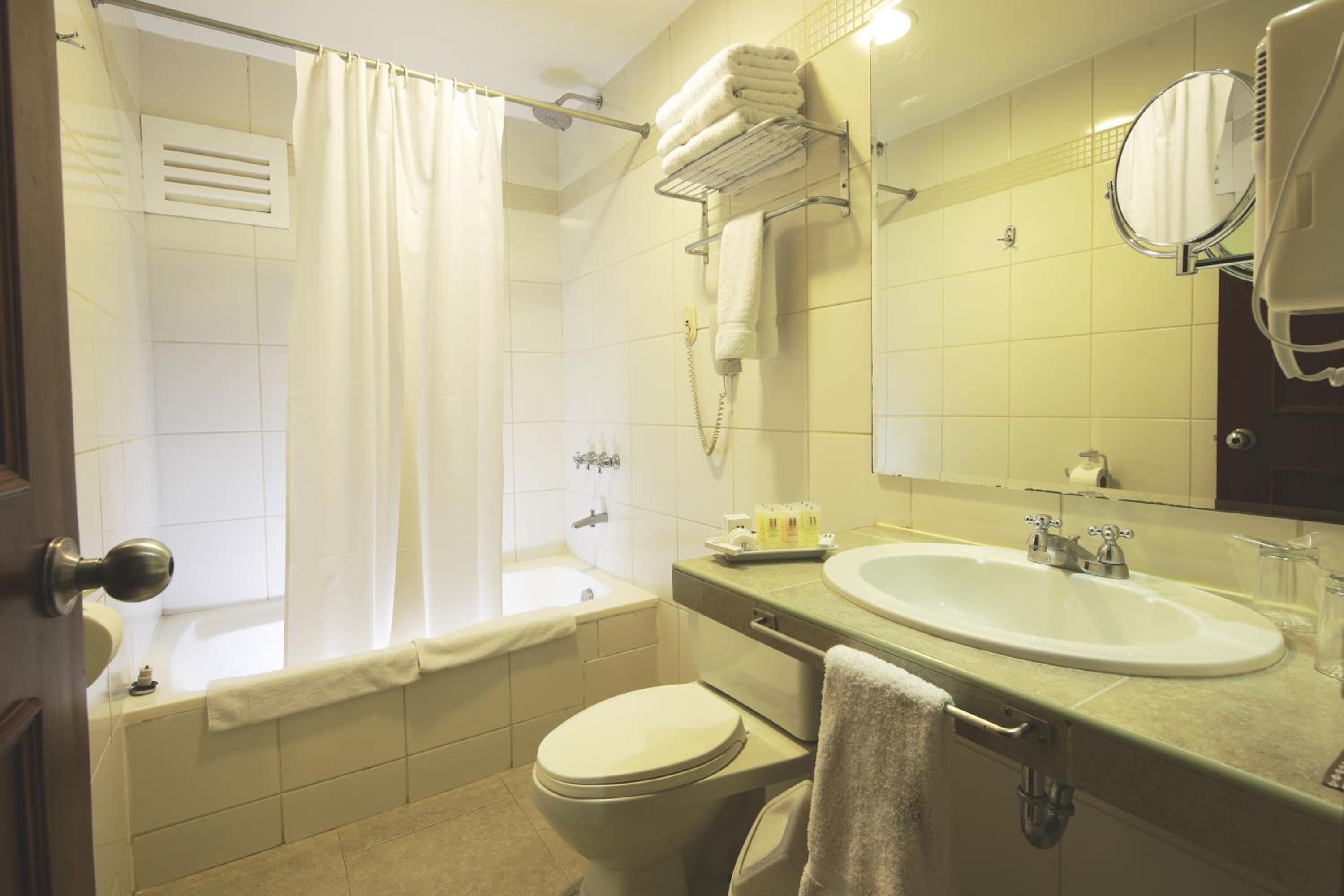 Double Room - Photo 5
