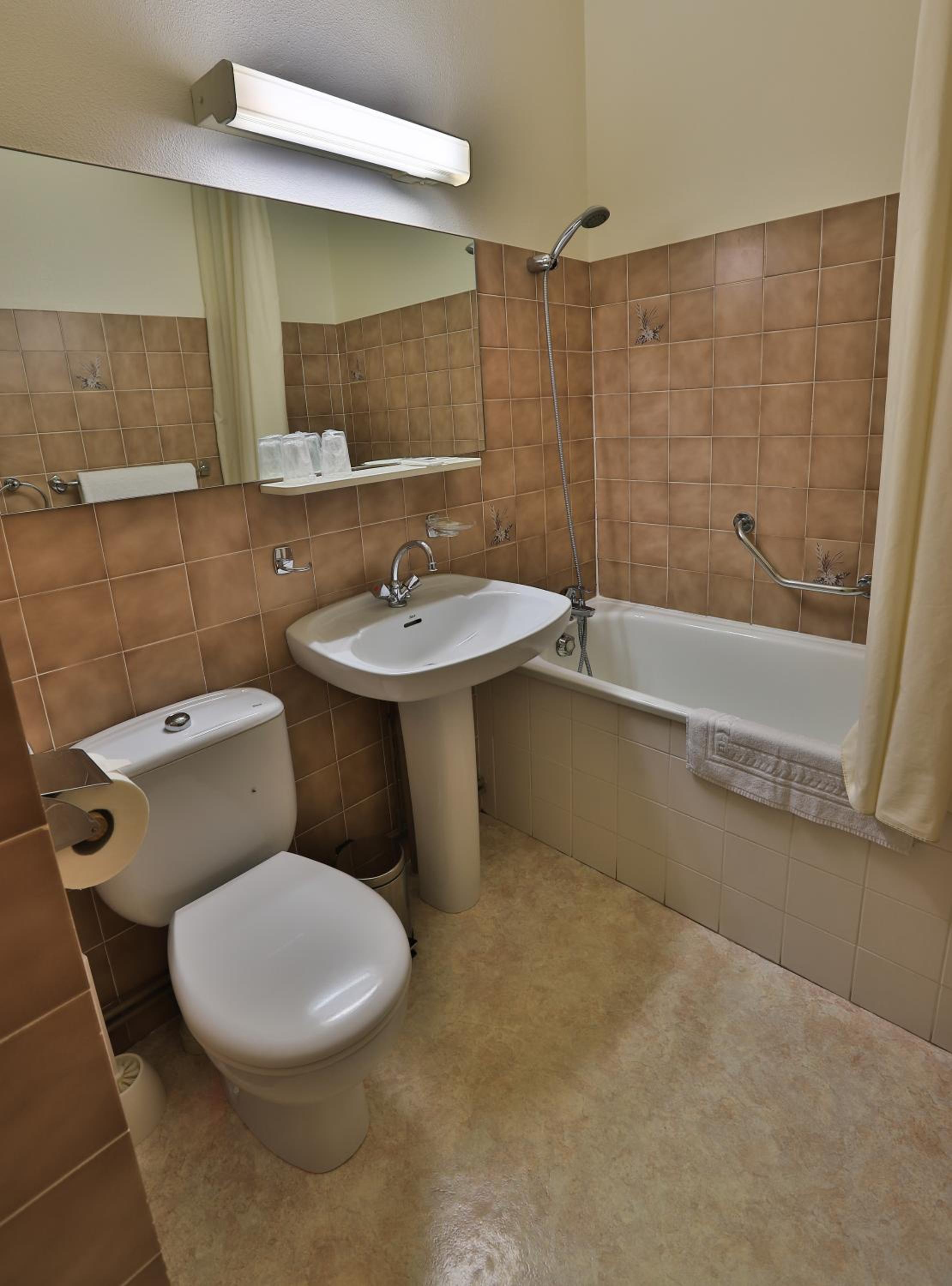 Standard Double Room photo 3