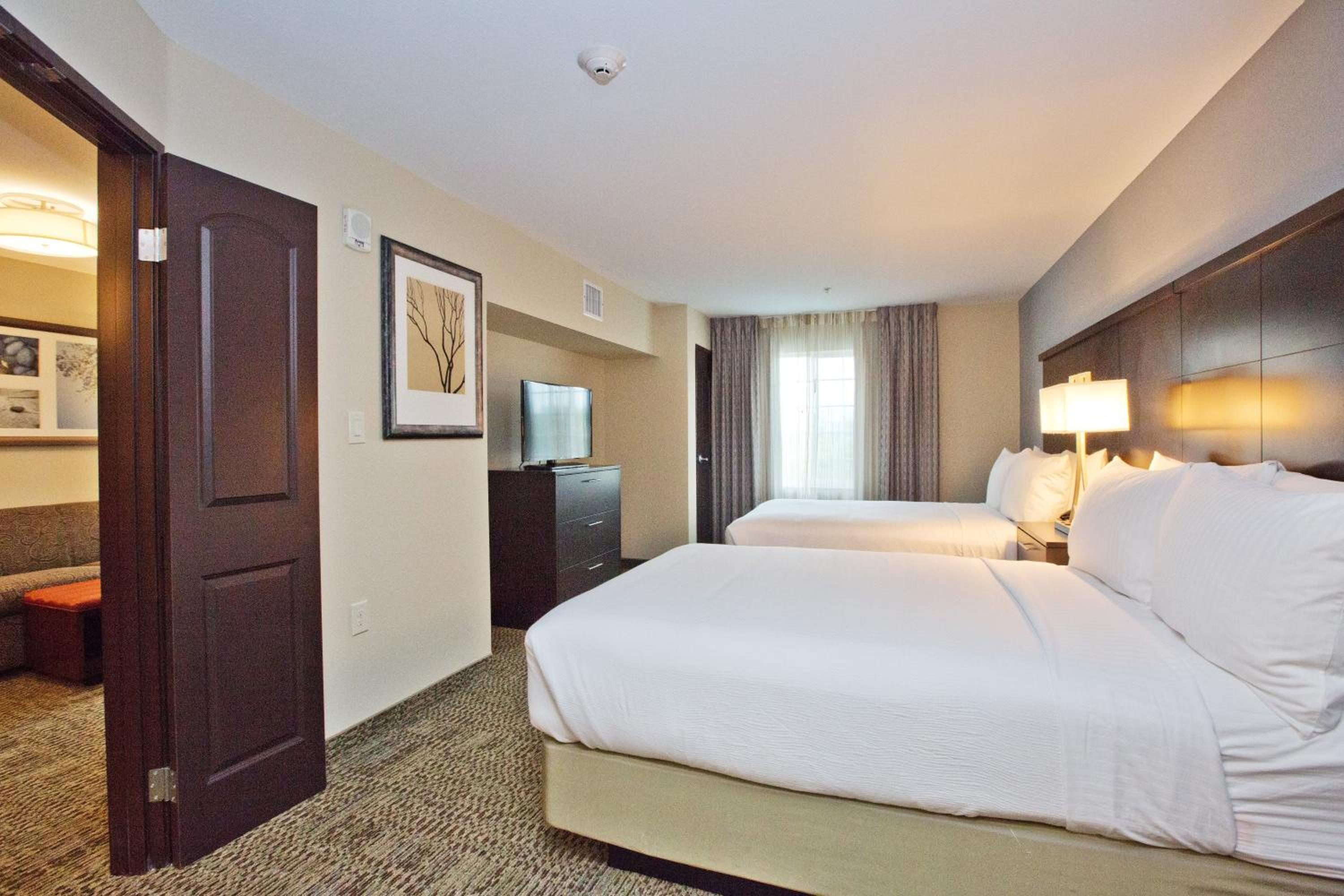 Queen Room with Two Queen Beds - Mobility Access Tub/Non-Smoking