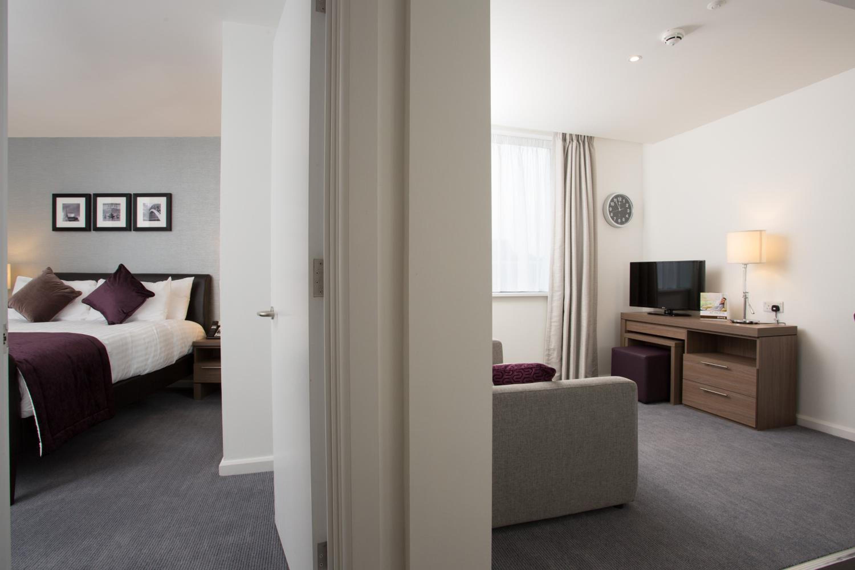 One-Bedroom Suite photo 2