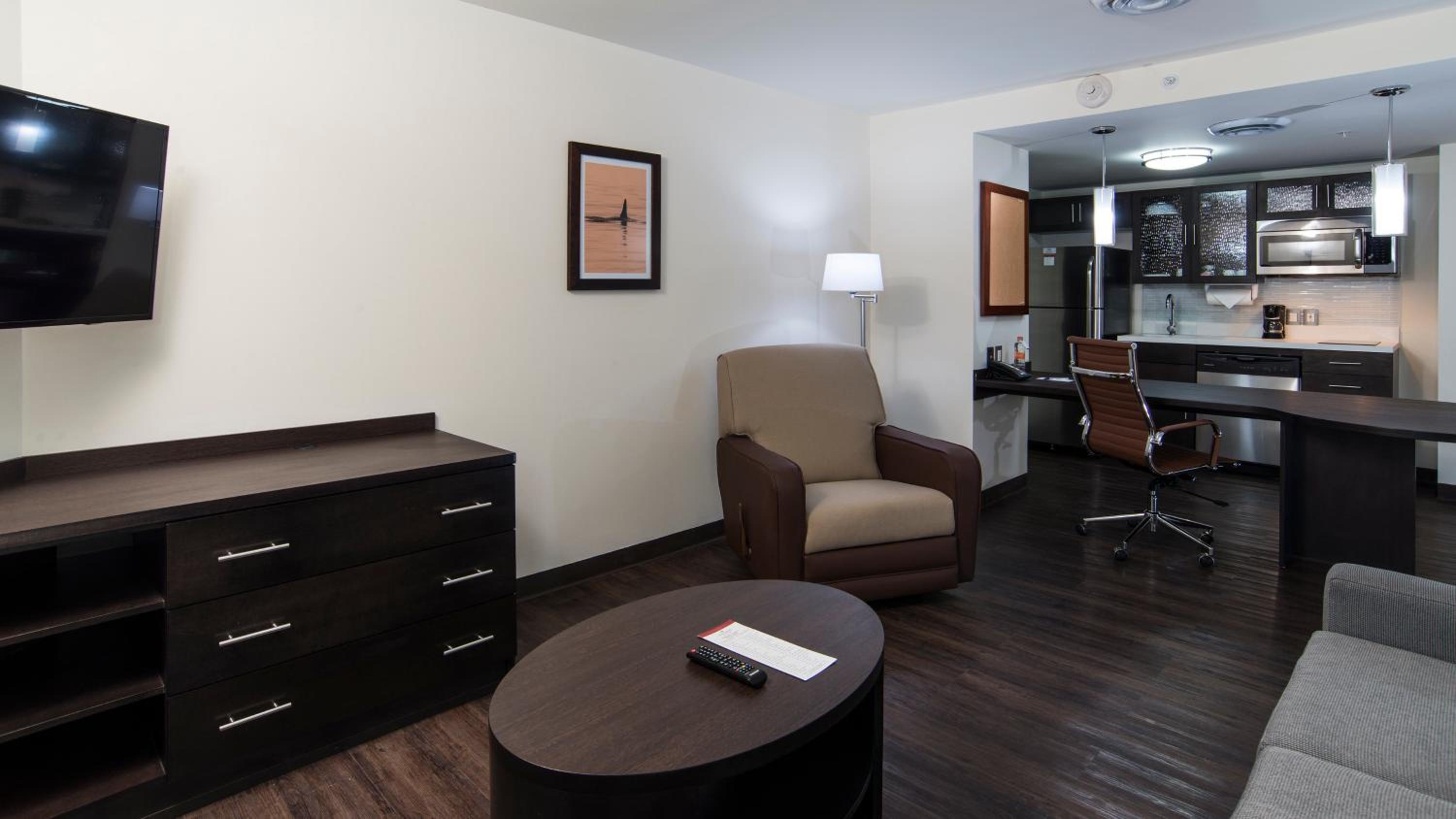 One-Bedroom King Suite photo 1