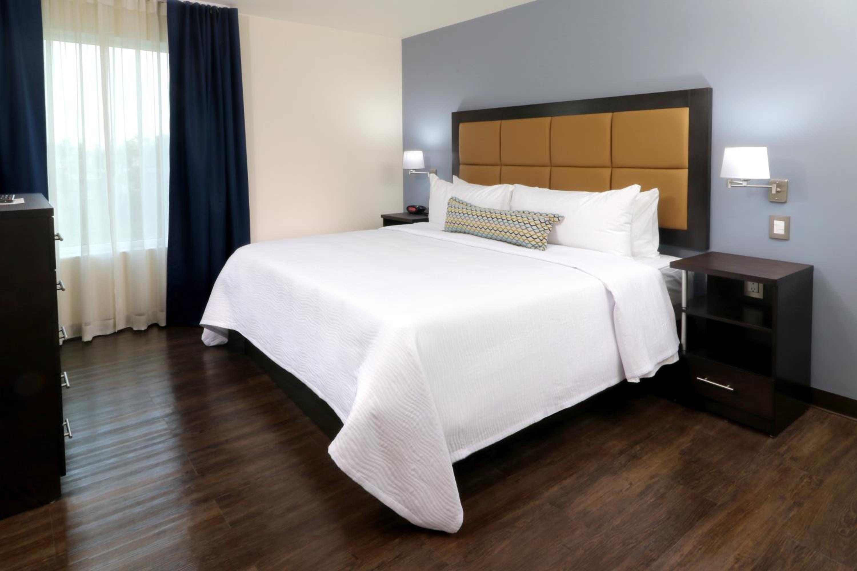 One-Bedroom King Suite photo 3