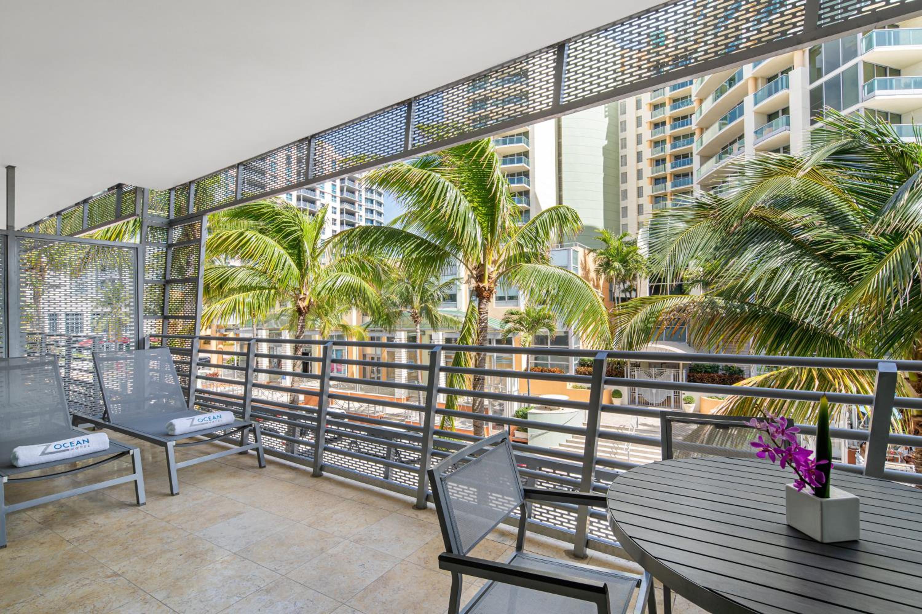 Accessible South Beach Suite photo 3