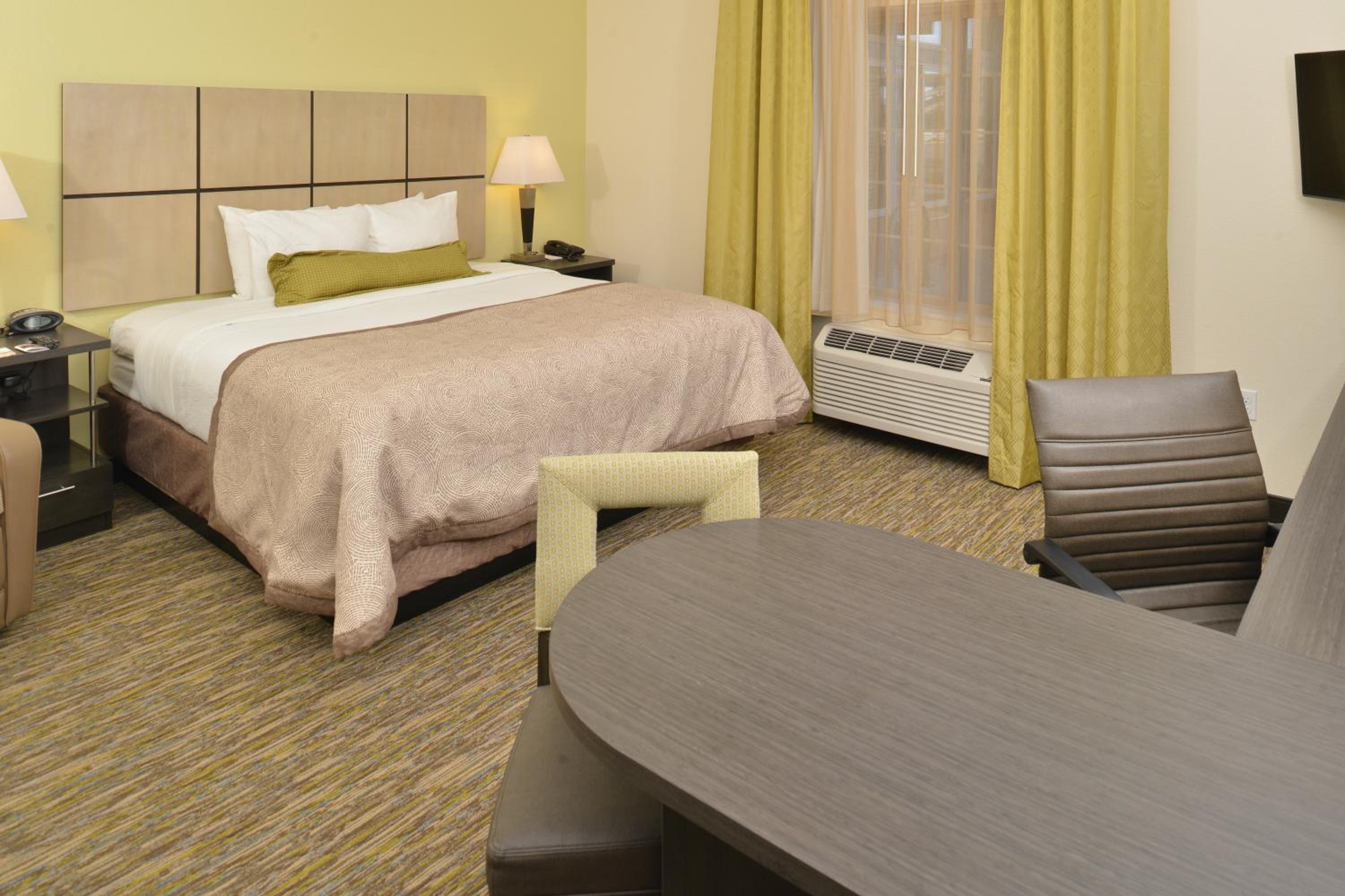 King Studio Suite