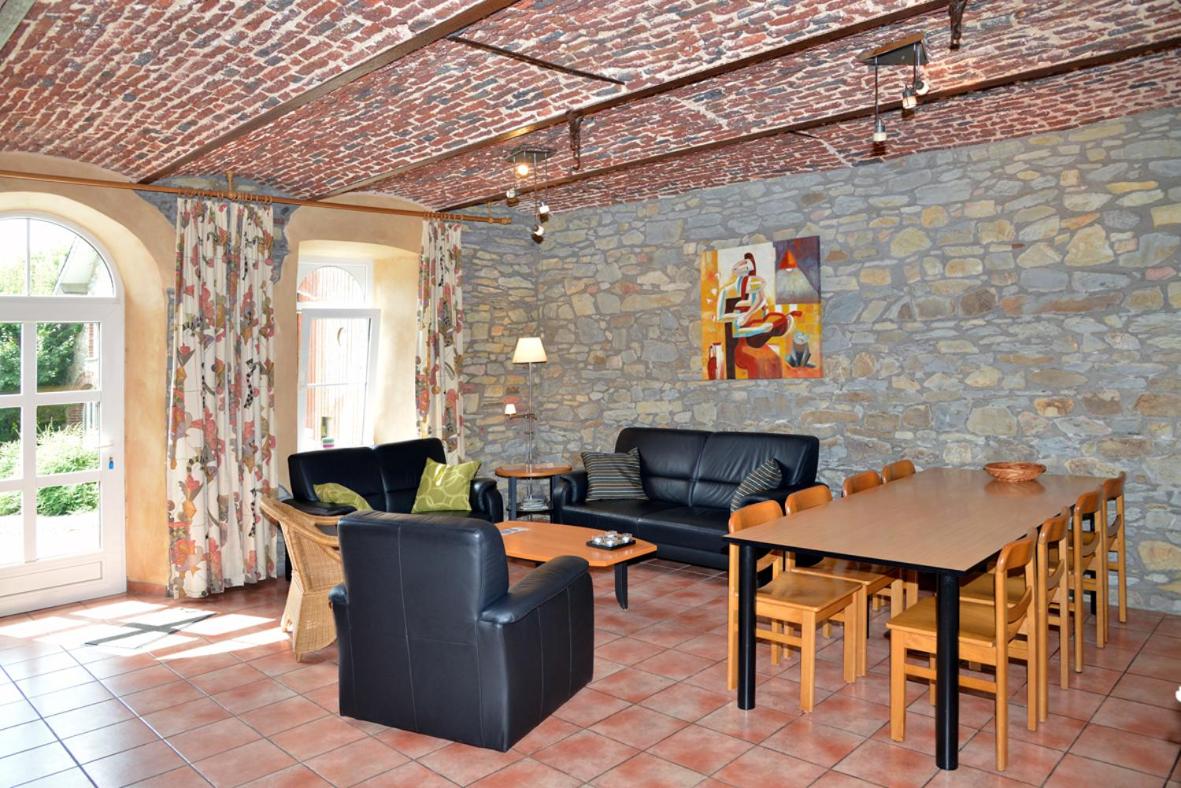 Three-Bedroom Apartment photo 1